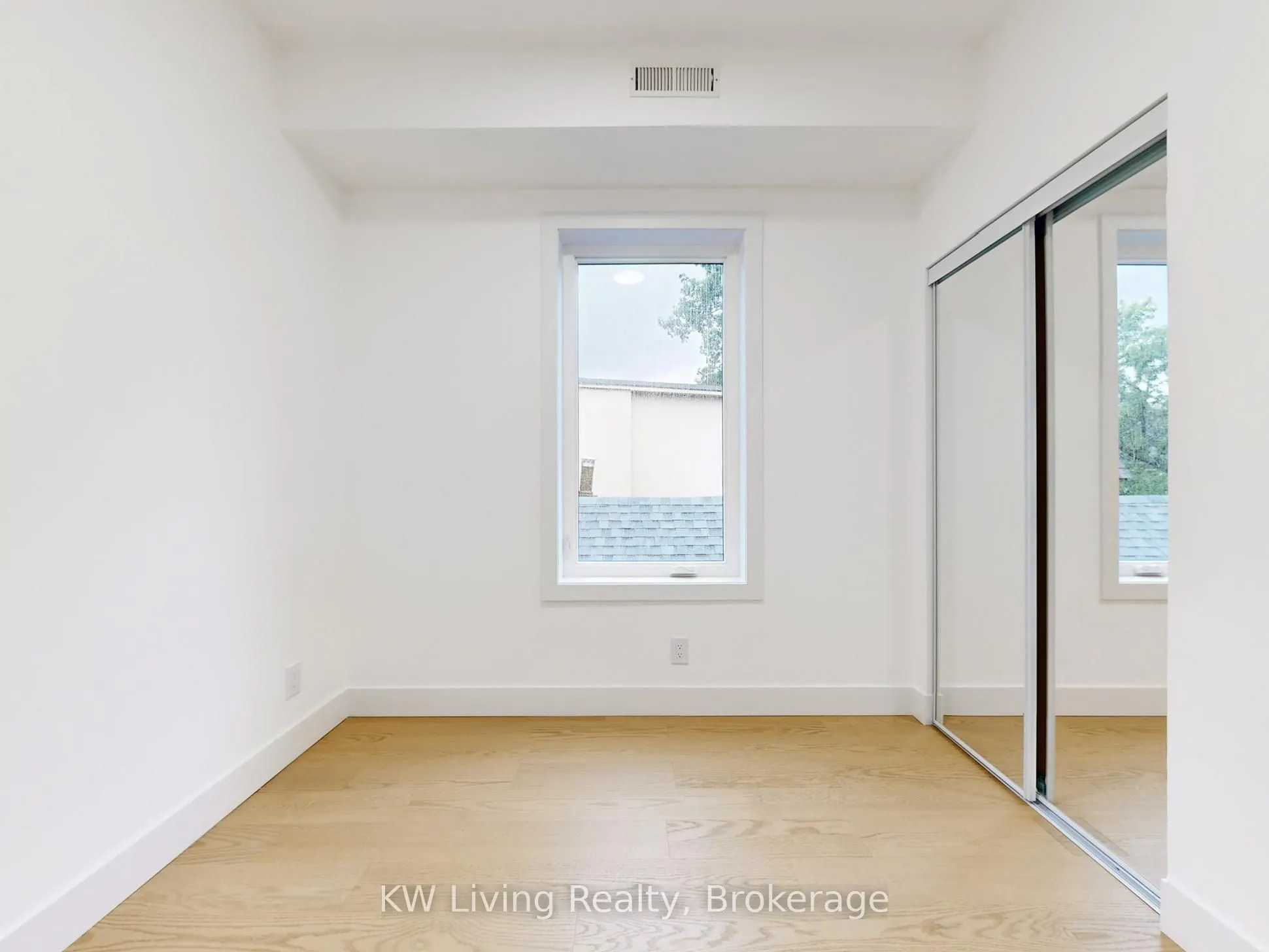 52 Vernon Street, #301