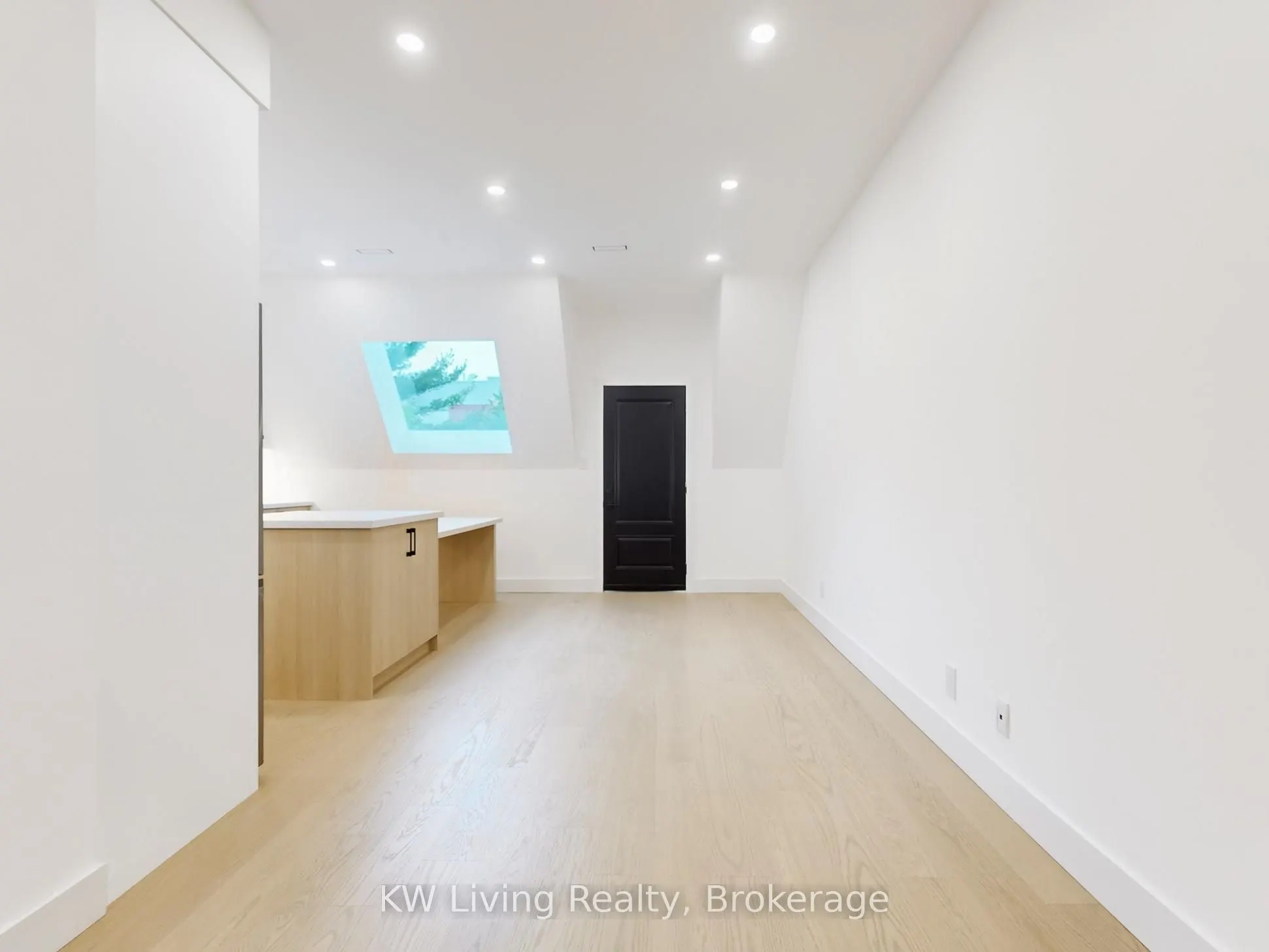 52 Vernon Street, #PH