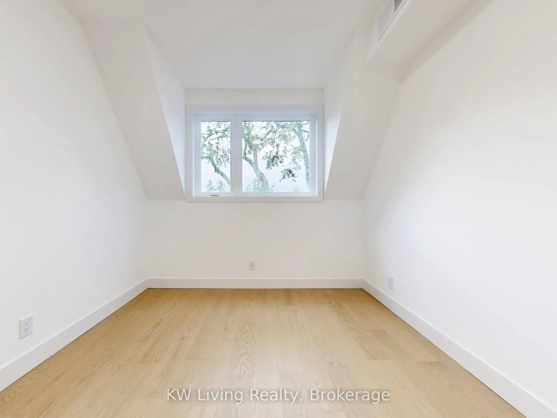 52 Vernon Street, #PH