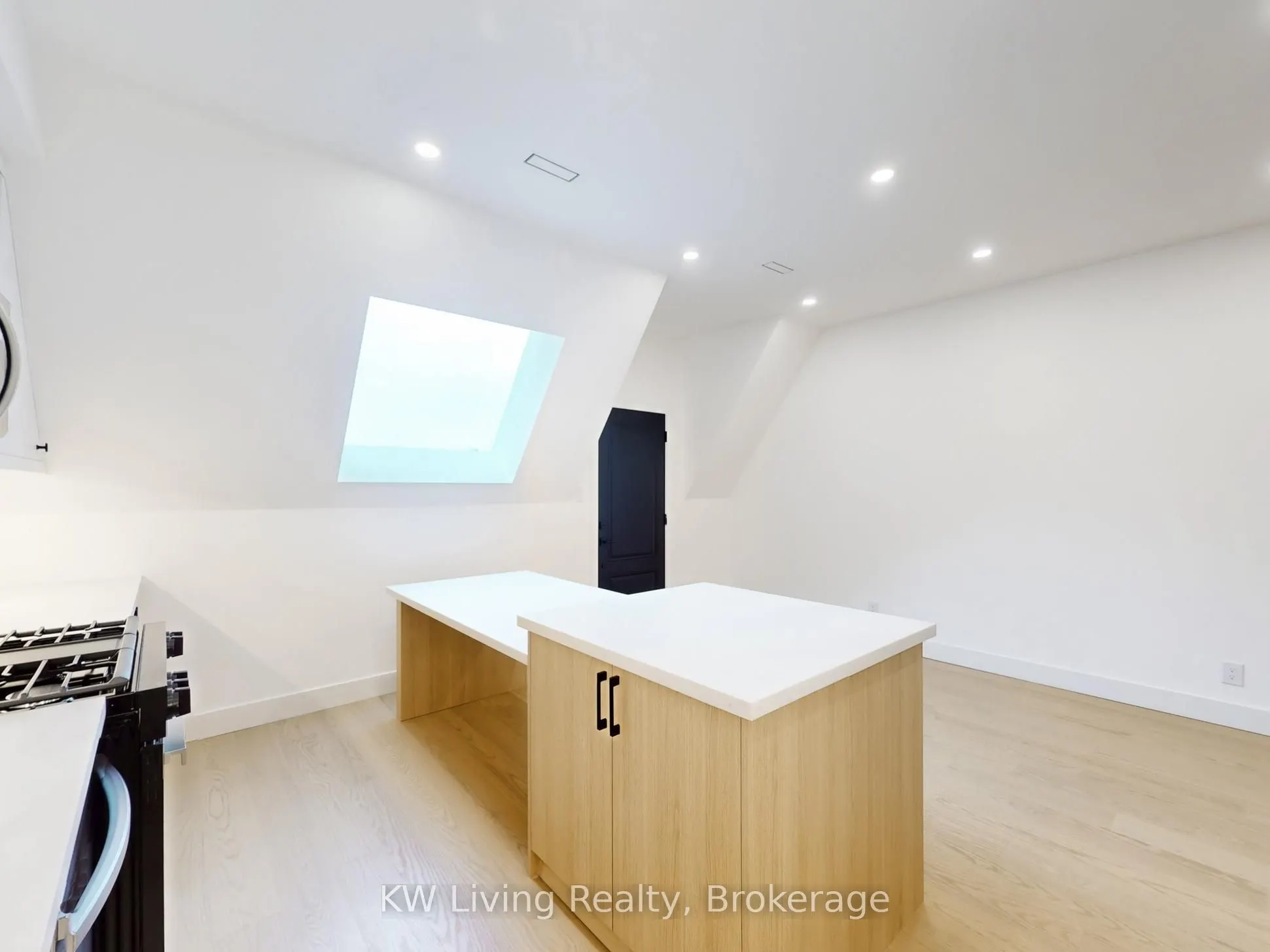 52 Vernon Street, #PH