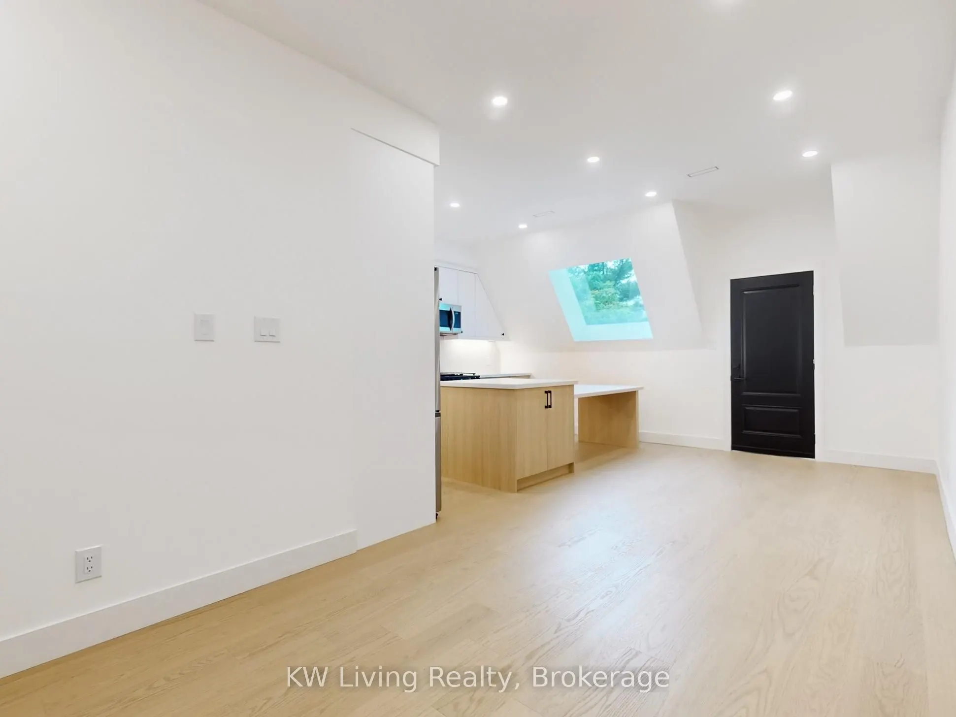 52 Vernon Street, #PH