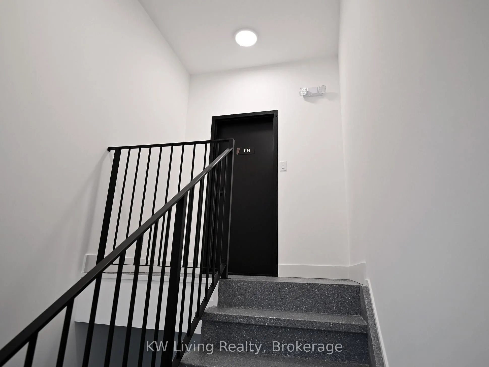 52 Vernon Street, #PH