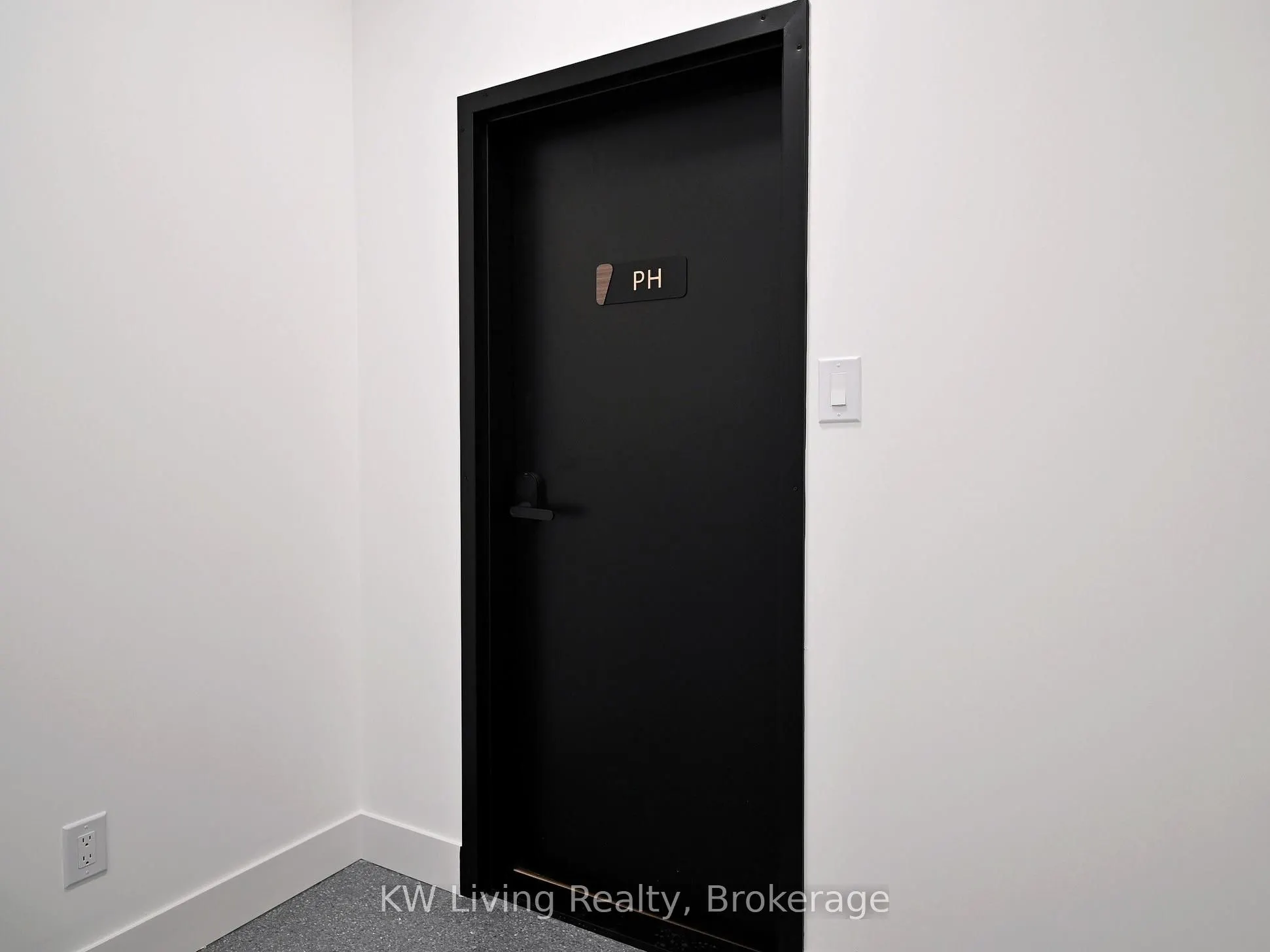 52 Vernon Street, #PH