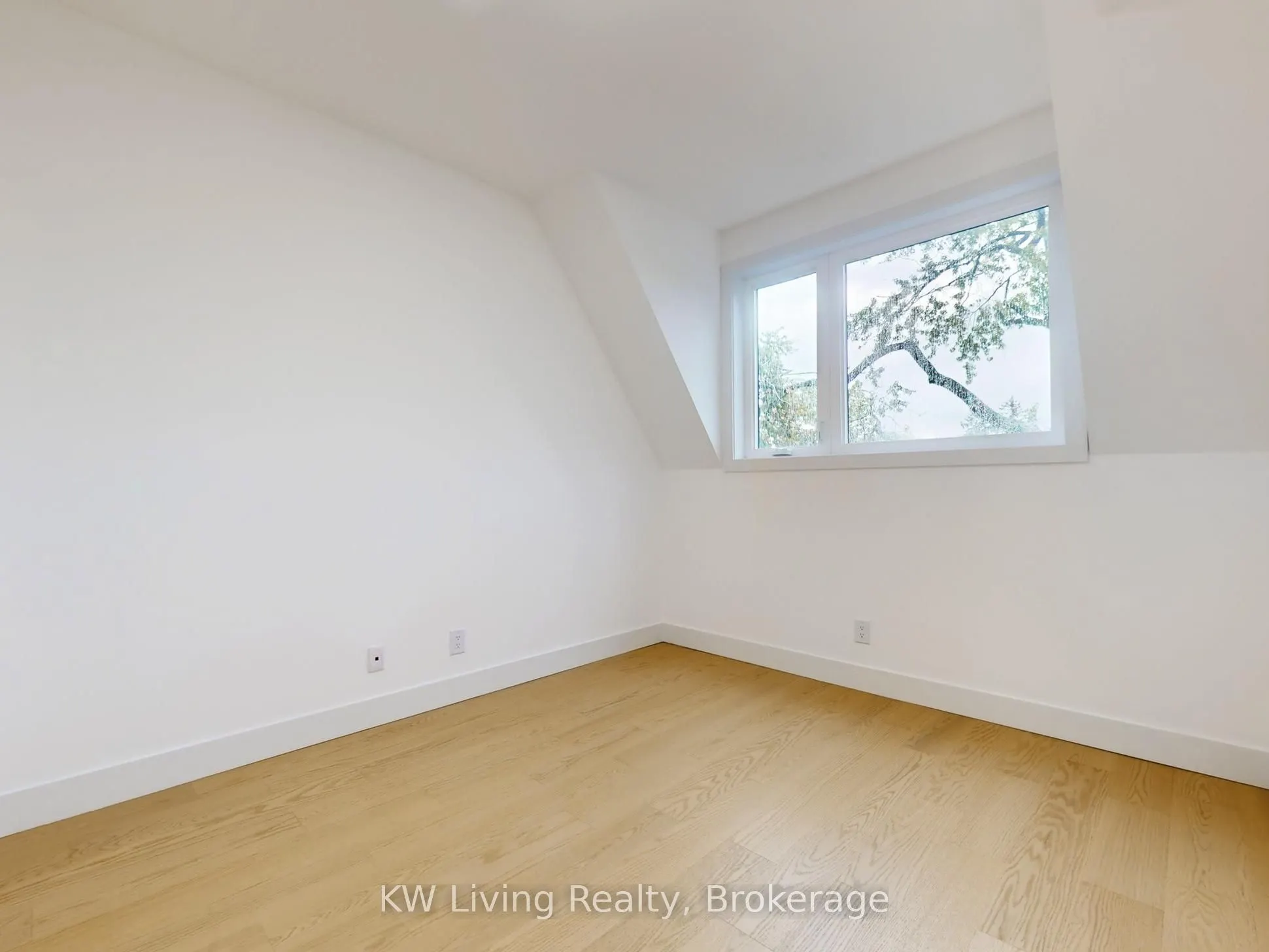 52 Vernon Street, #PH