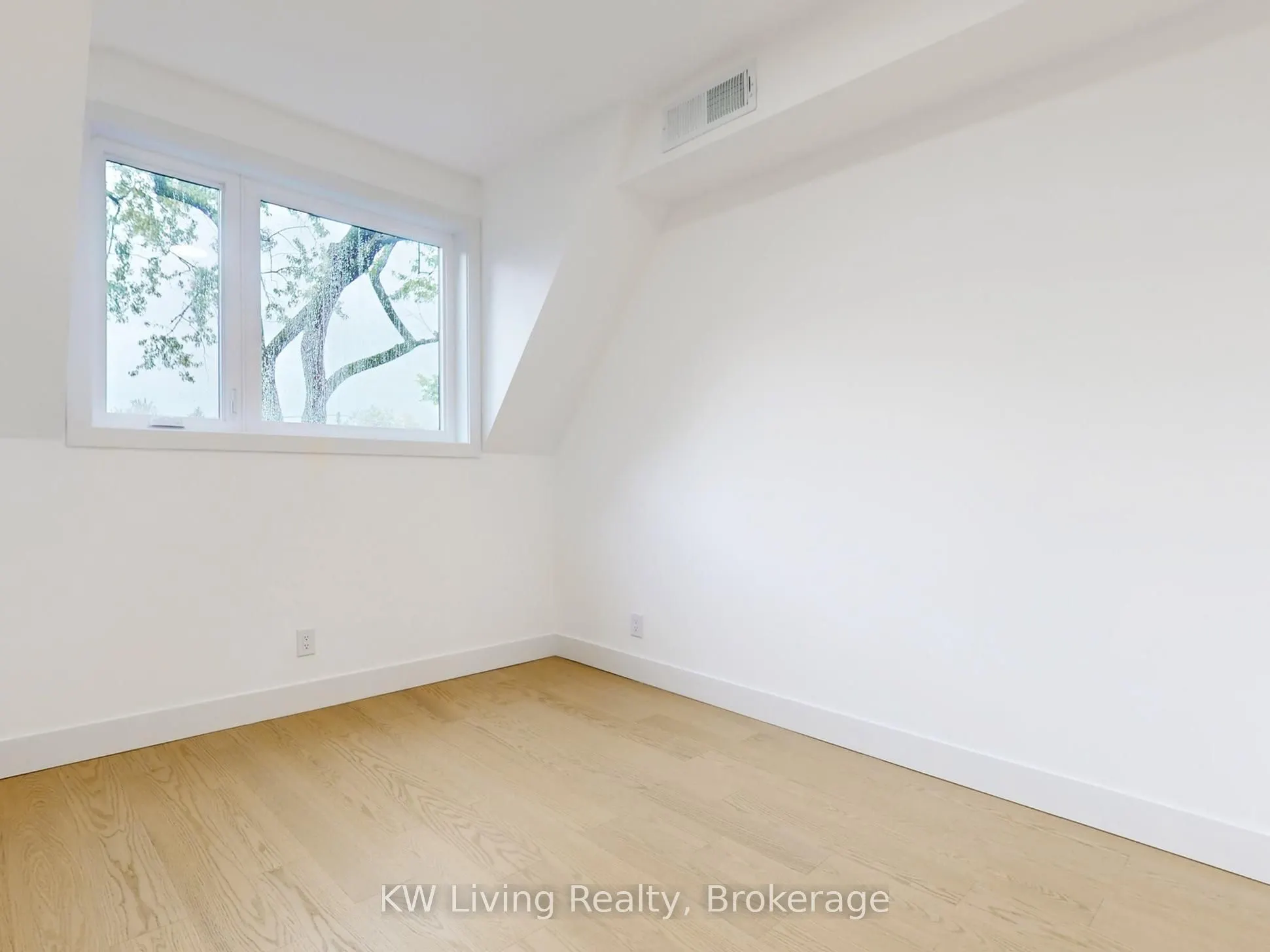 52 Vernon Street, #PH