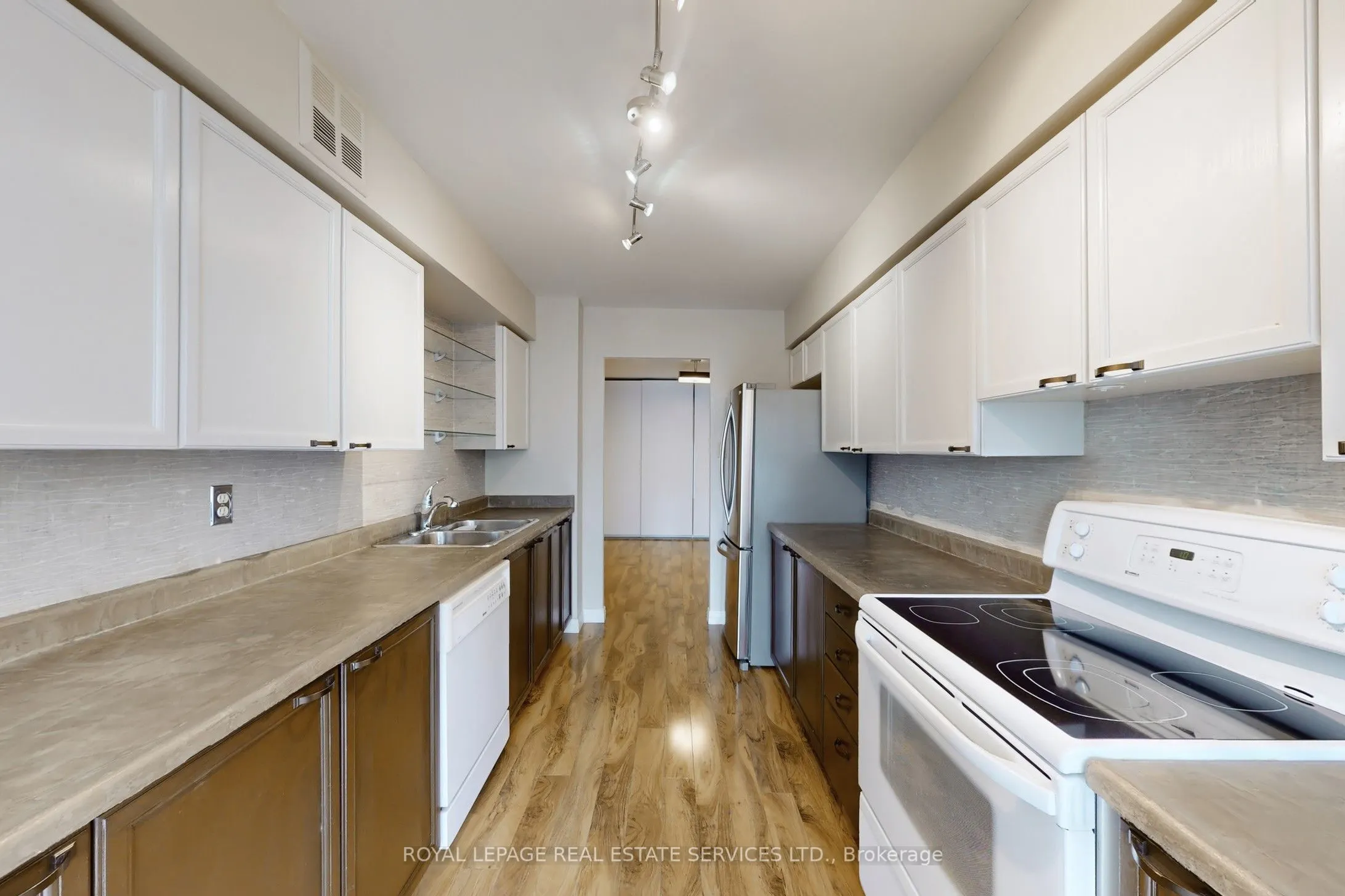 1300 Islington Avenue, #304