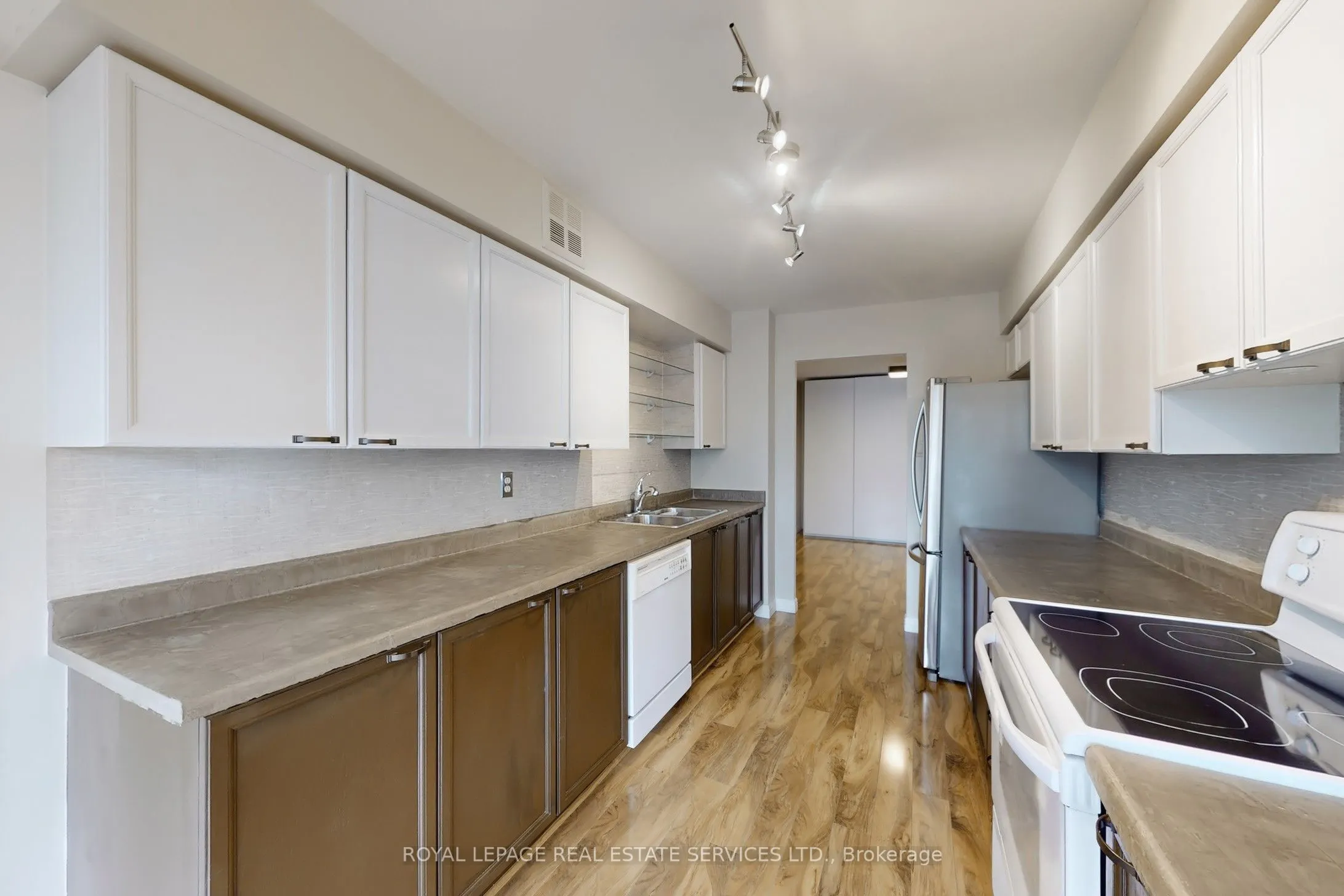 1300 Islington Avenue, #304