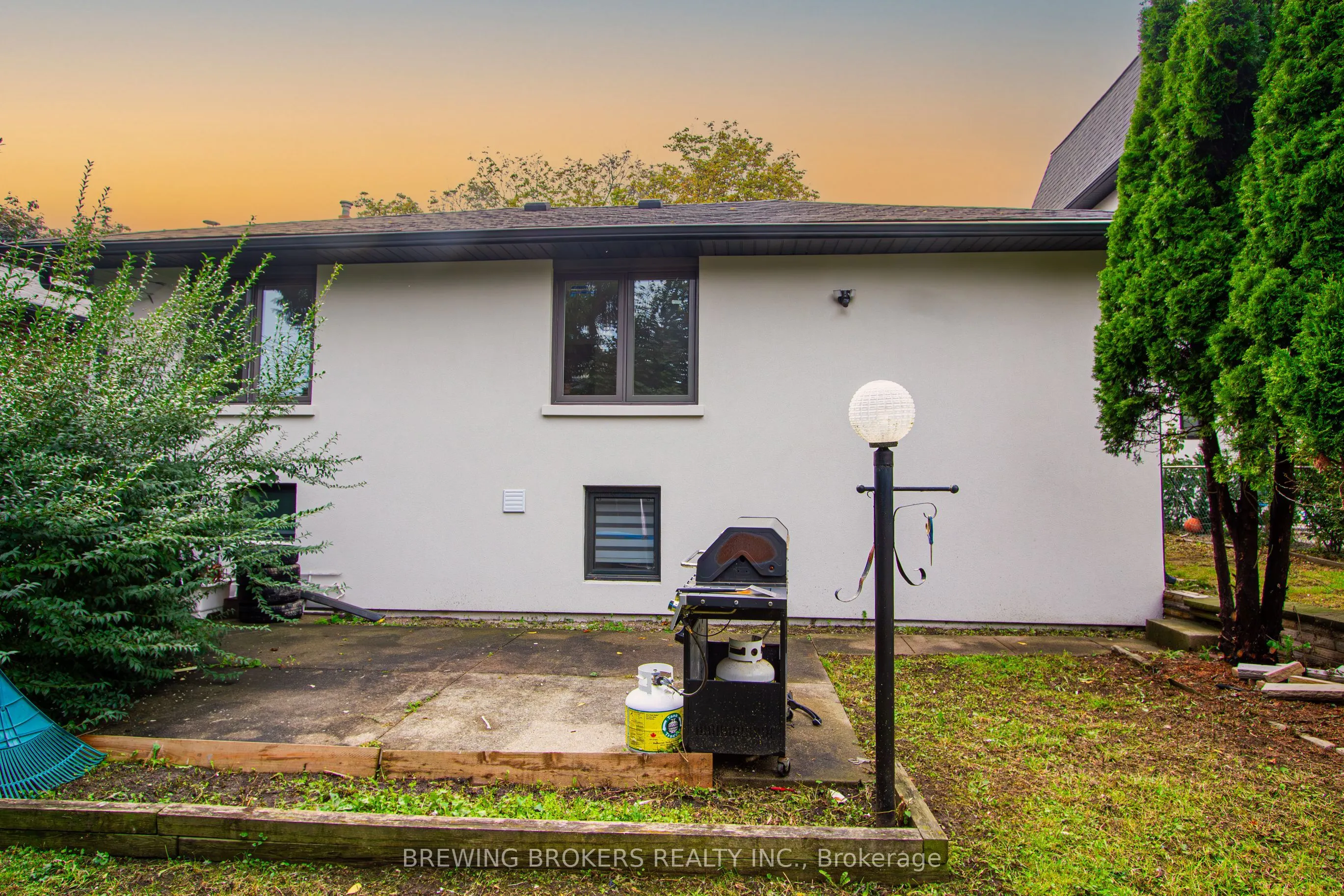 61 Burrows Avenue