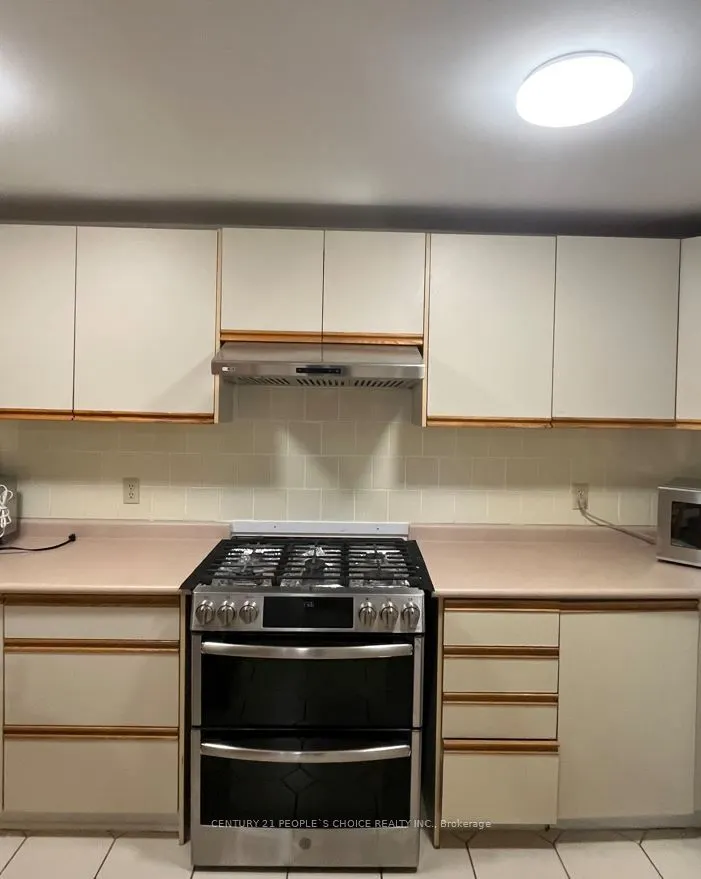 4494 Idlewilde Crescent, #Lower