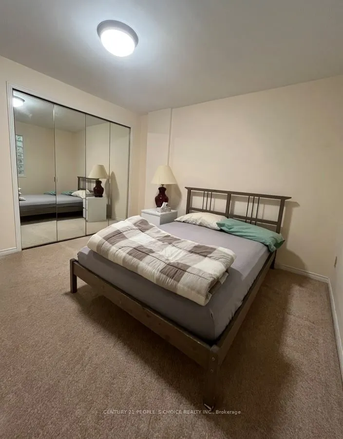4494 Idlewilde Crescent, #Lower