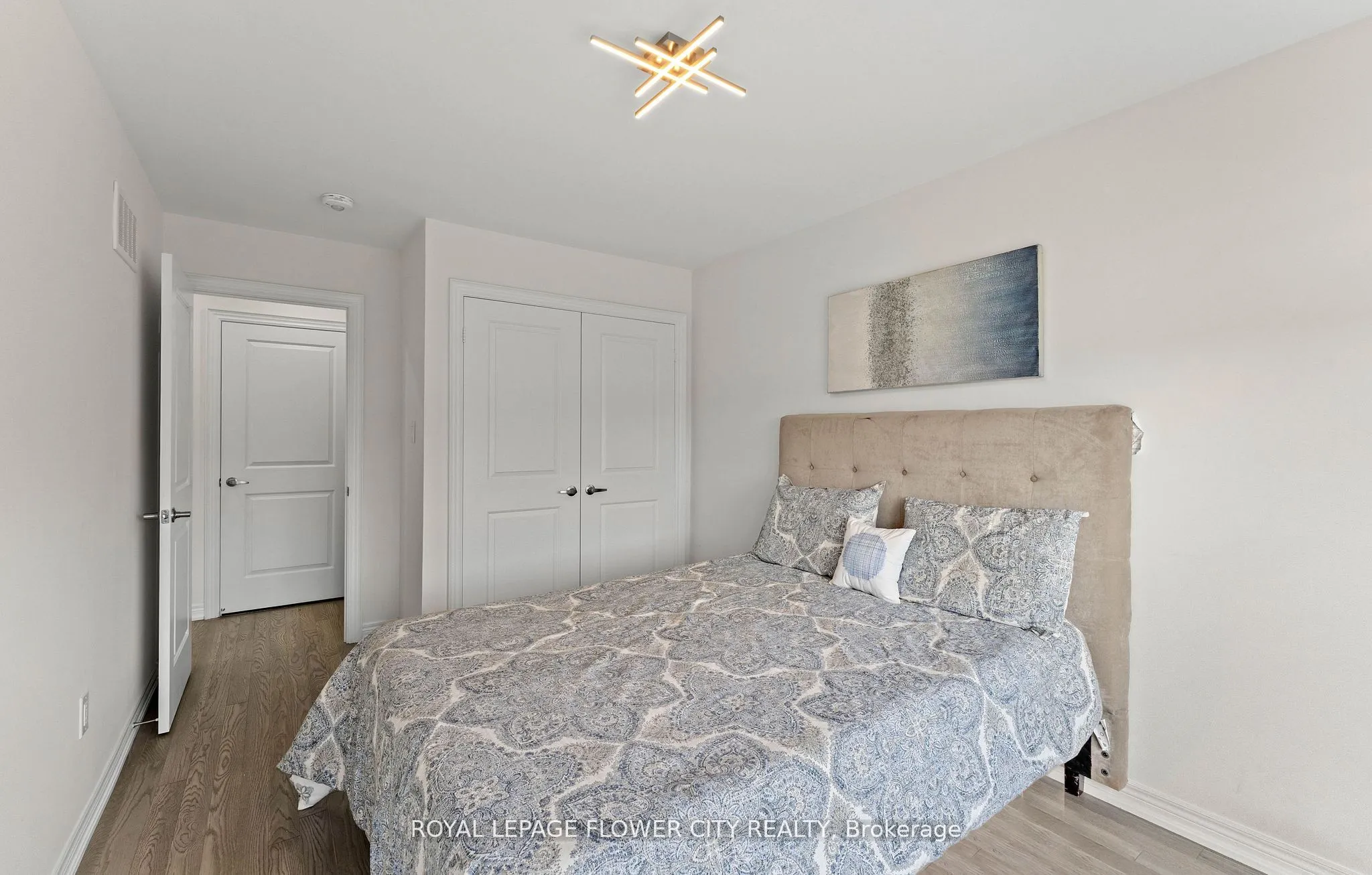 38 Queenpost Drive