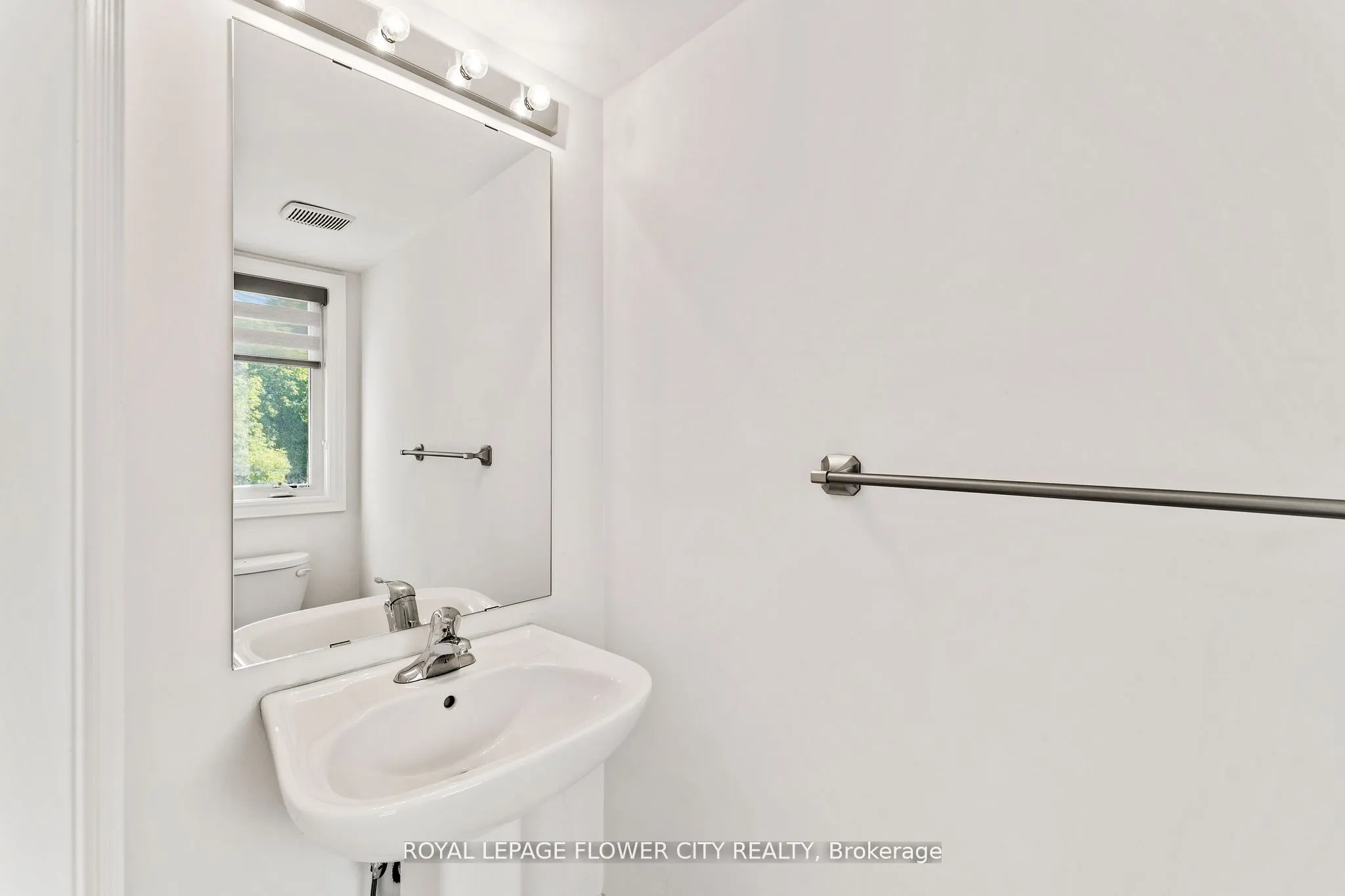 38 Queenpost Drive