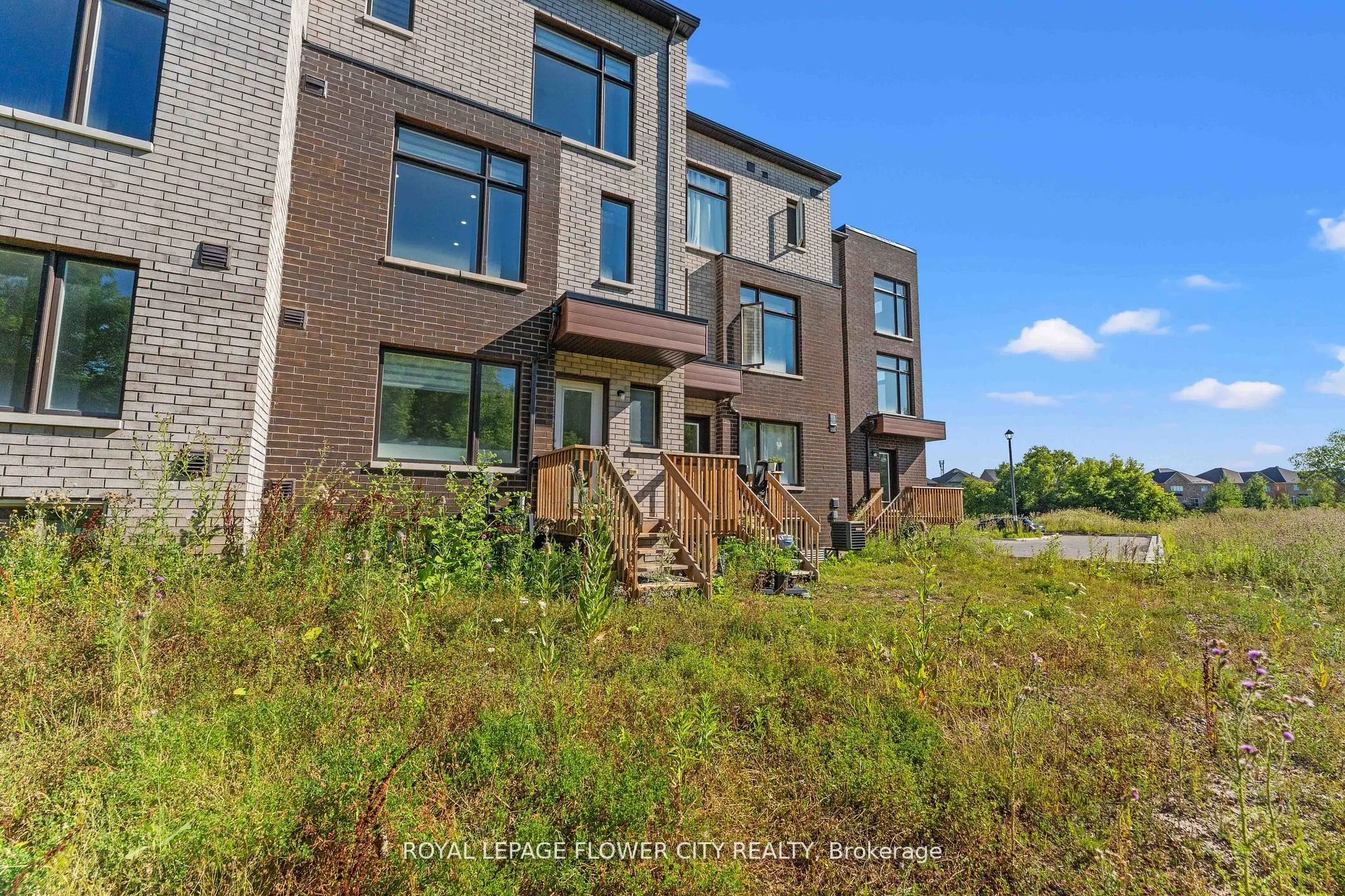 38 Queenpost Drive