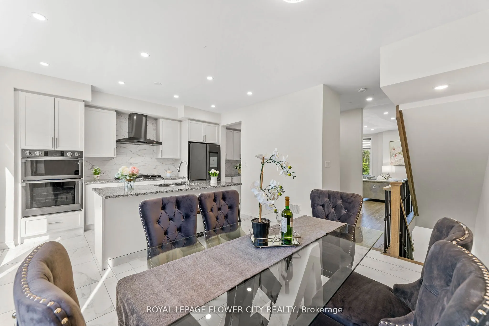 38 Queenpost Drive