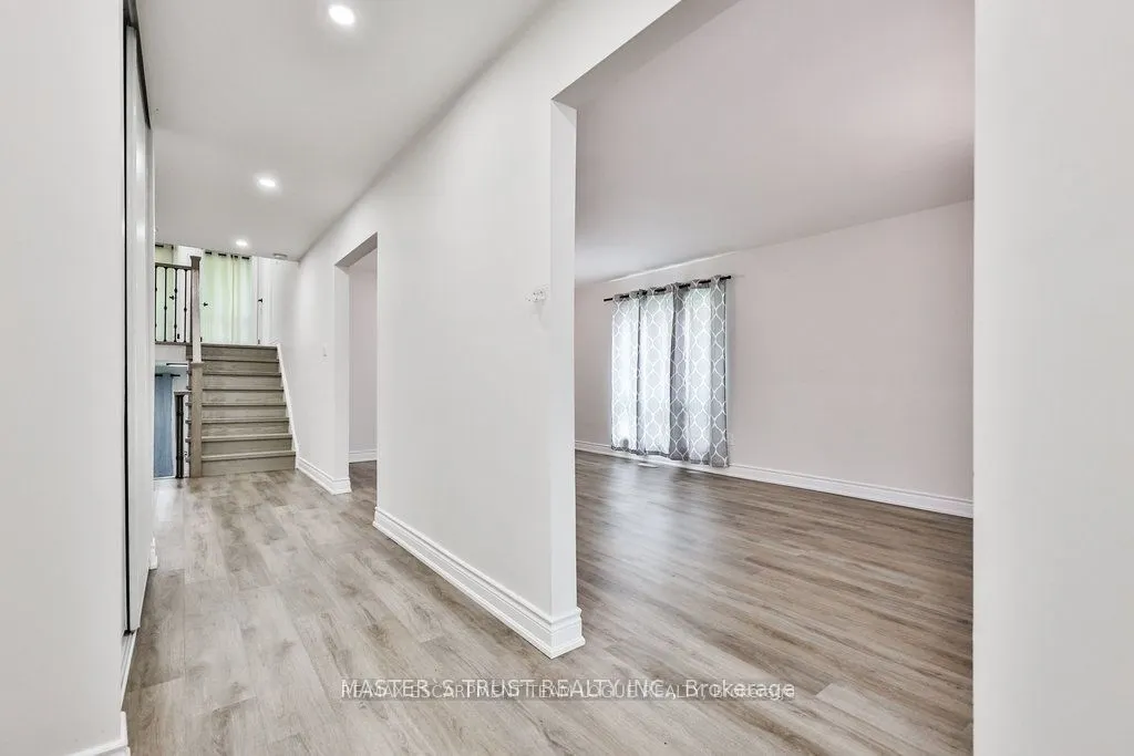 4225 Treetop Crescent
