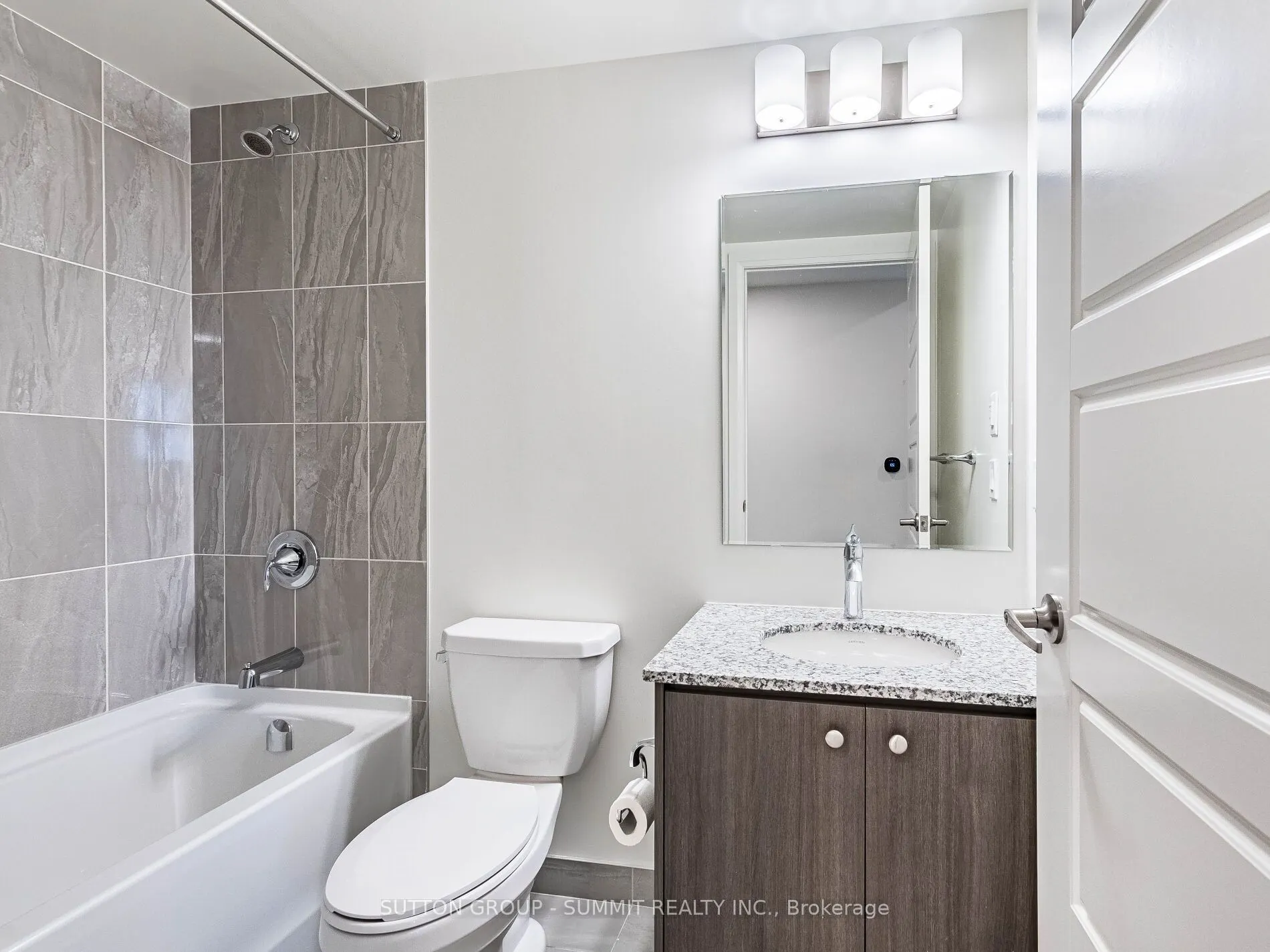 1415 Dundas Street E, #209