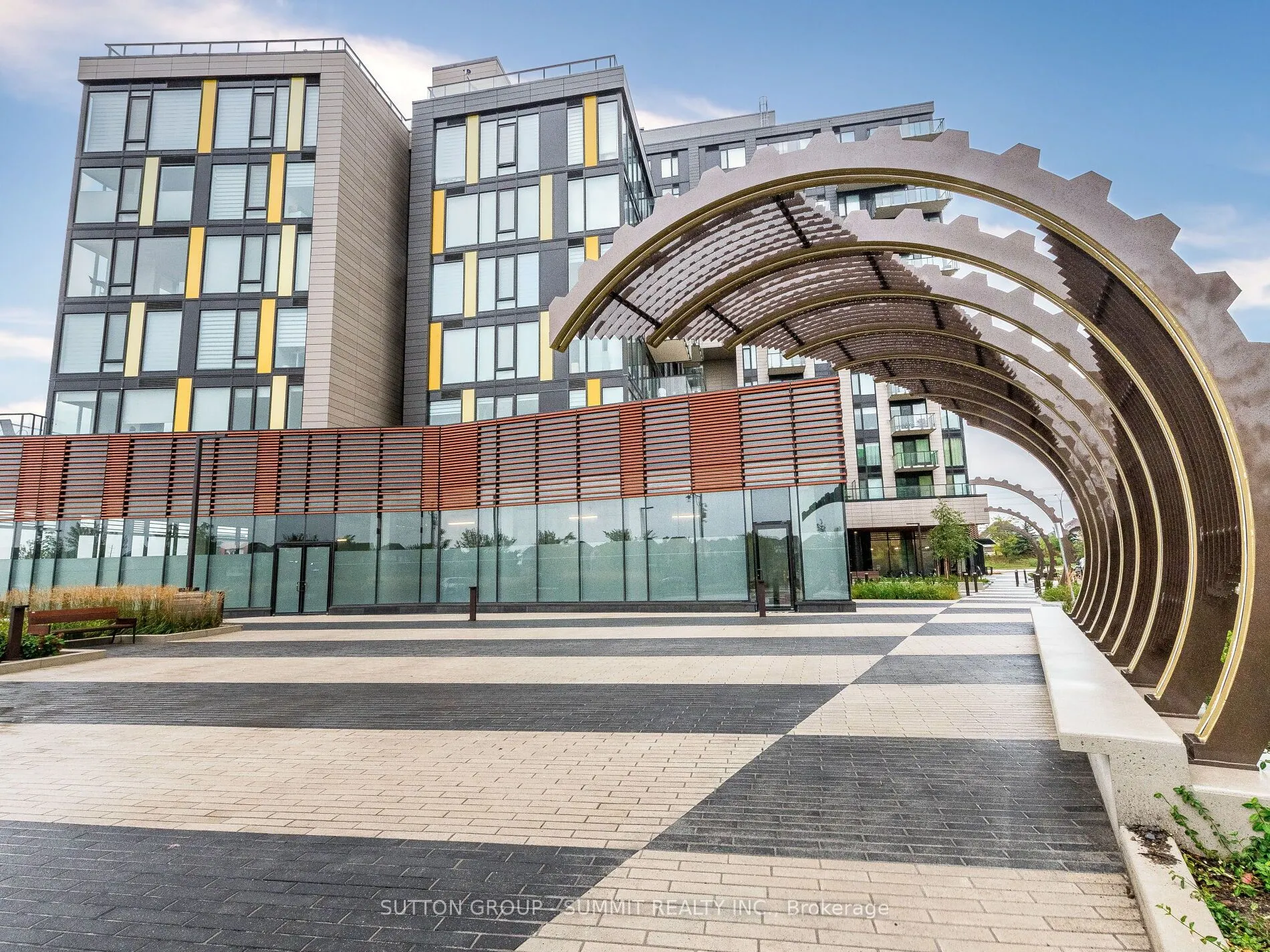 1415 Dundas Street E, #209