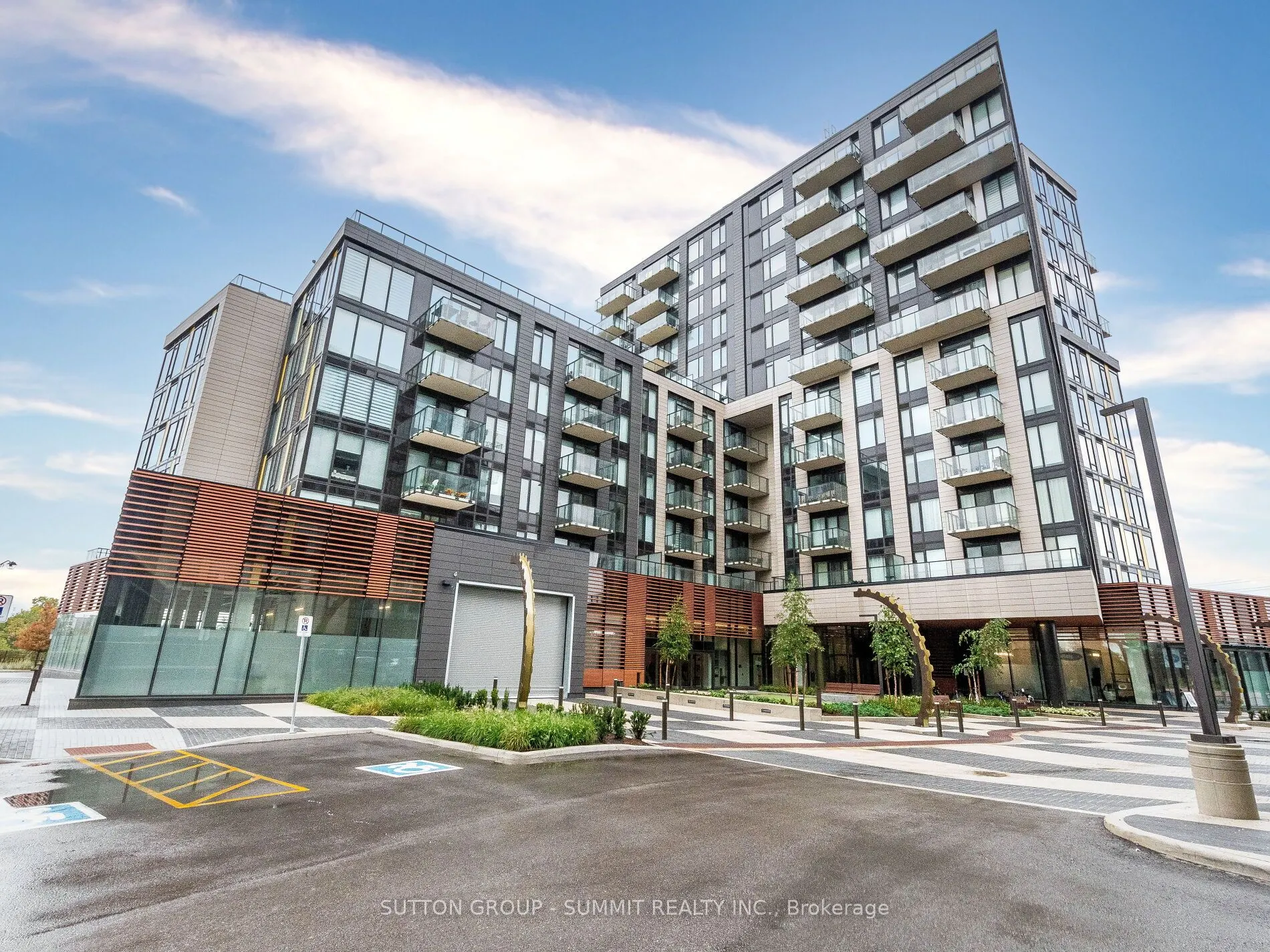 1415 Dundas Street E, #209
