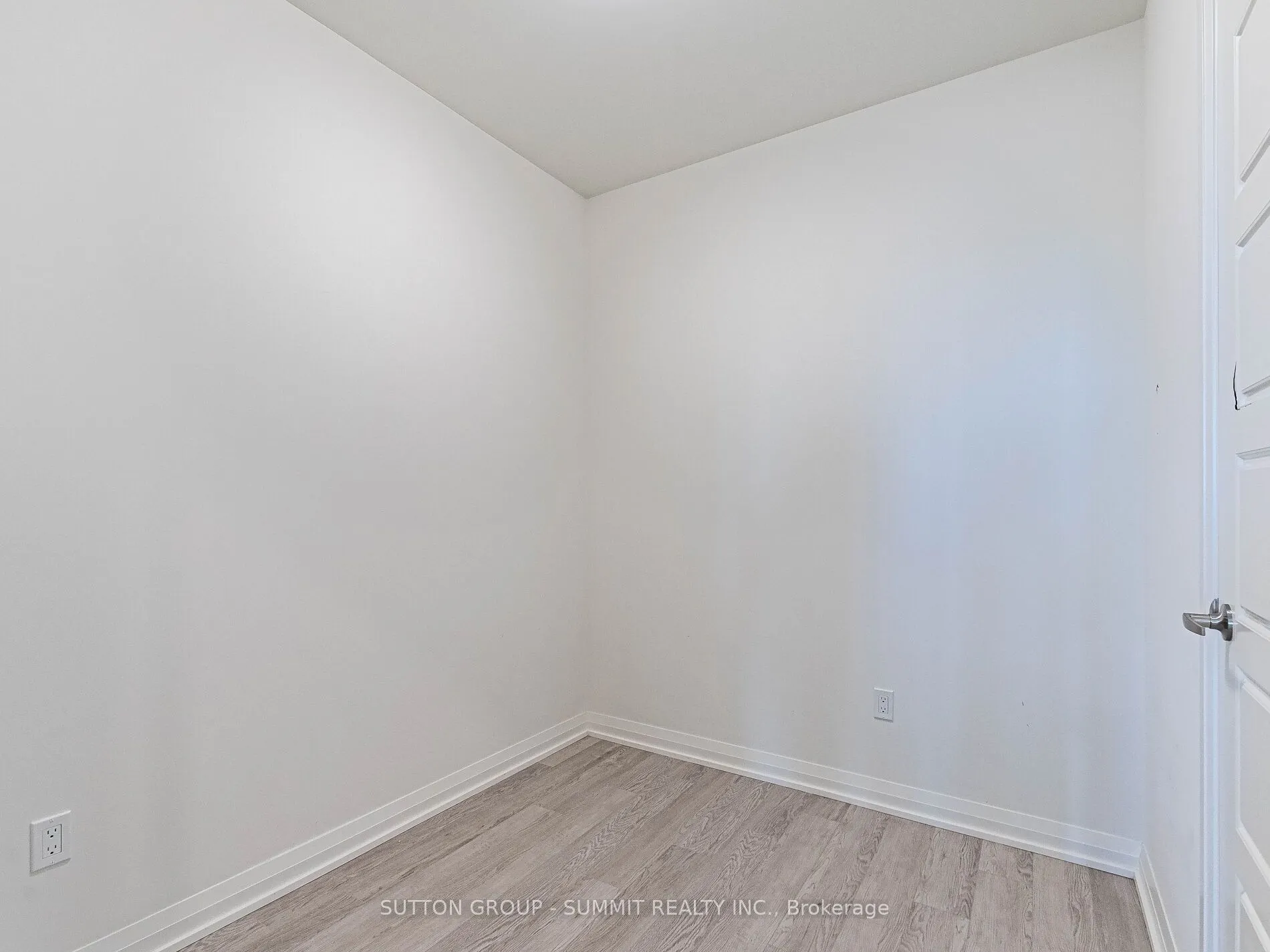 1415 Dundas Street E, #209