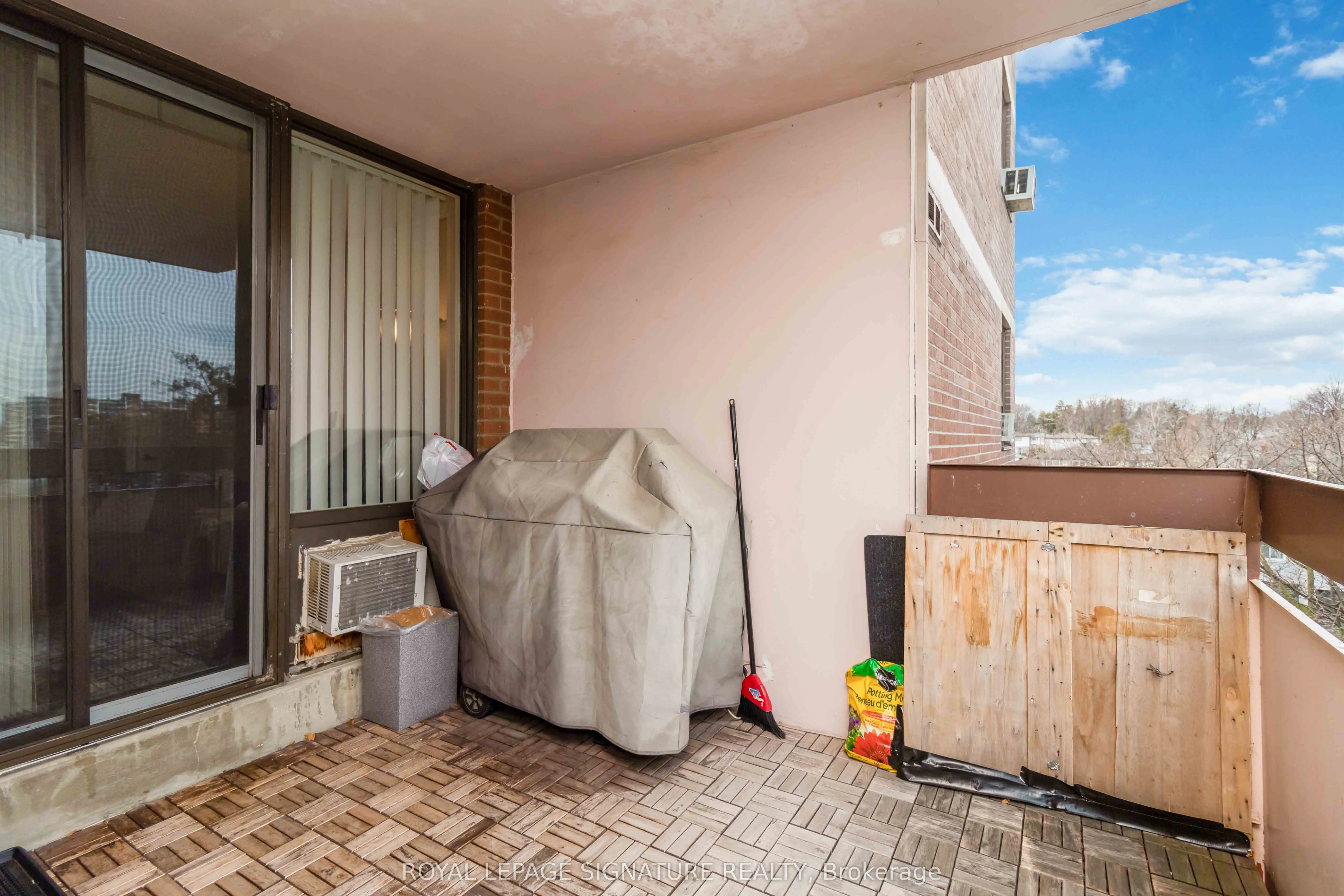 1615 Bloor Street, #512