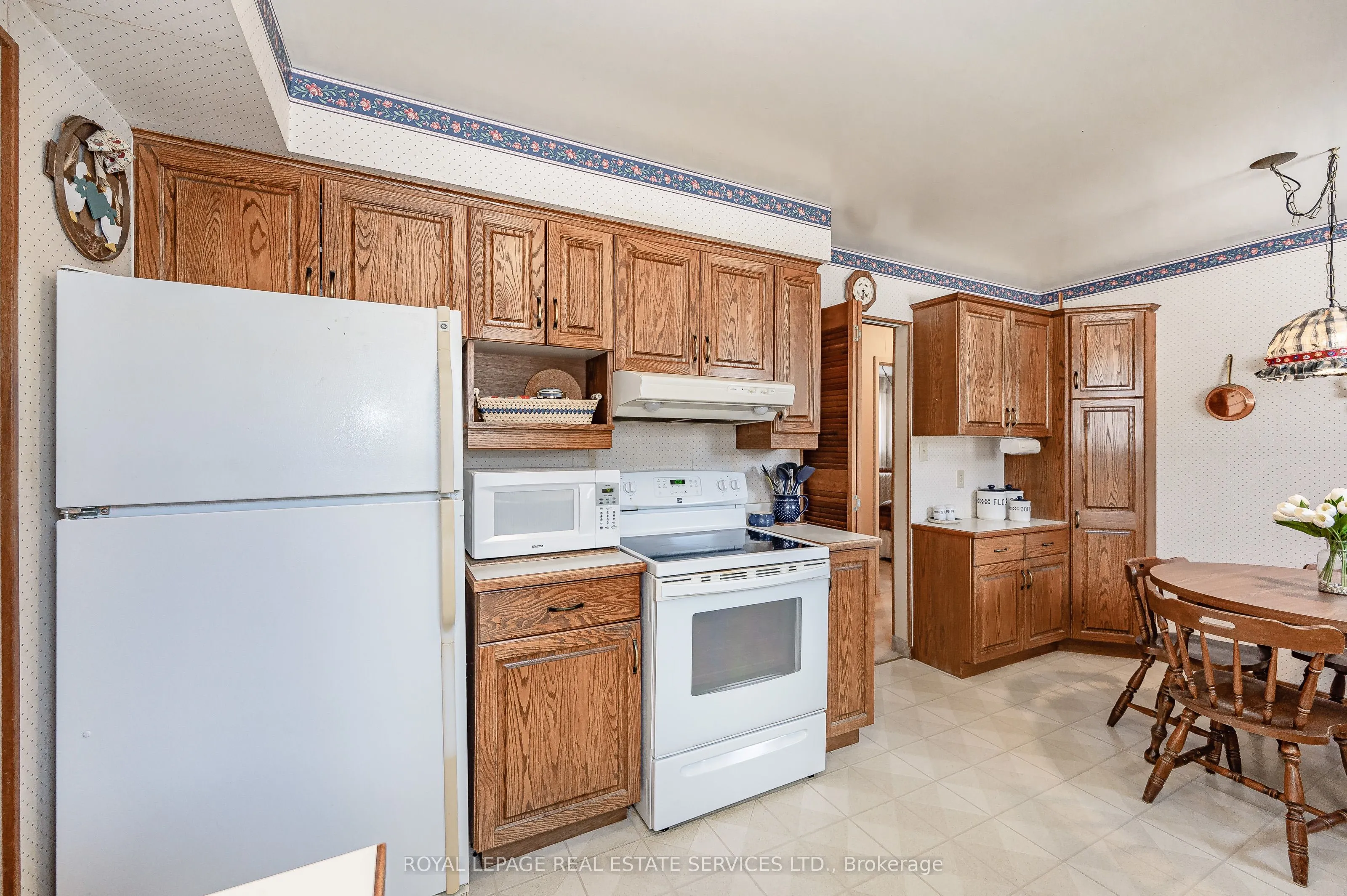 2277 Wyandotte Drive