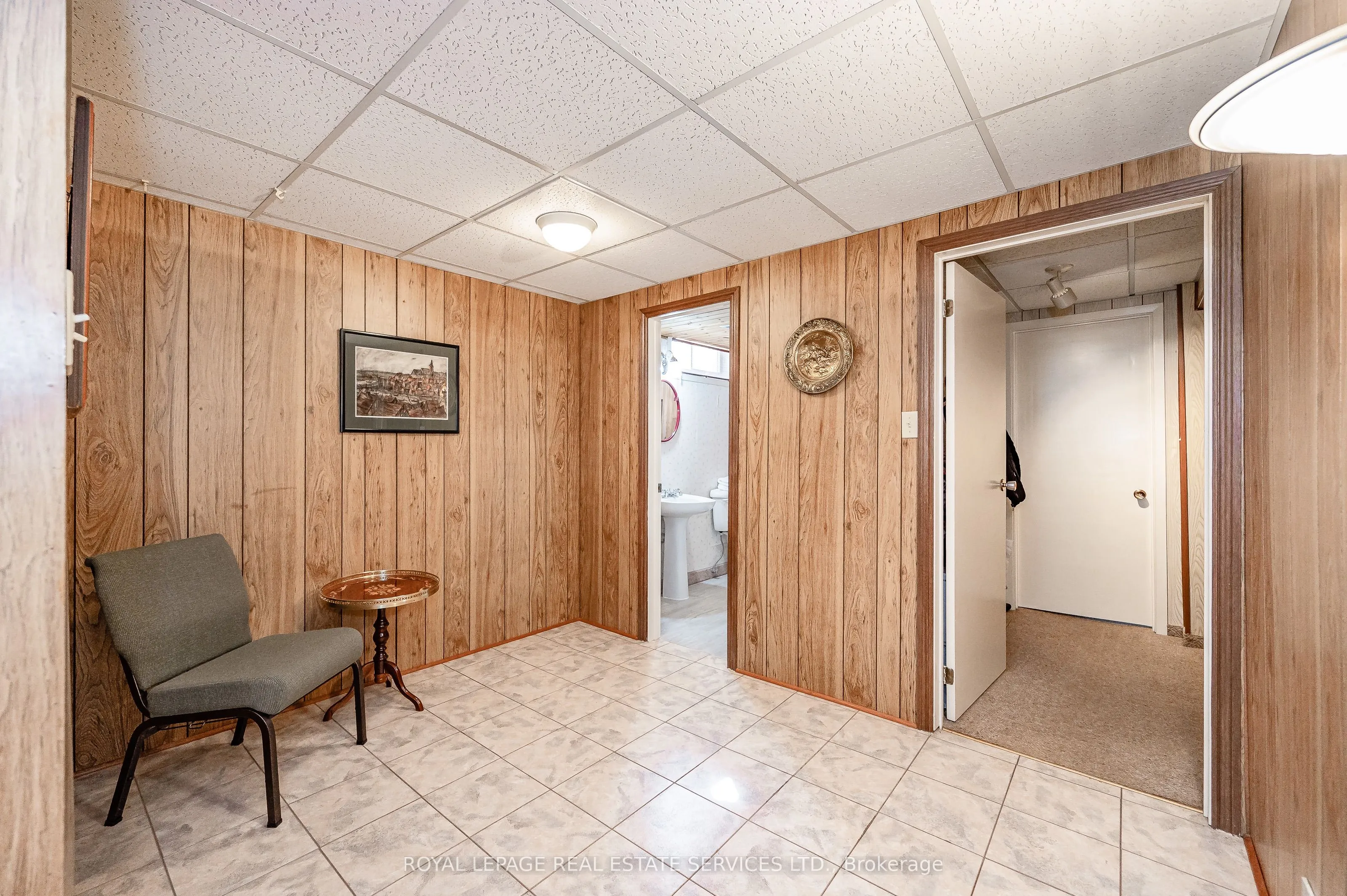 2277 Wyandotte Drive
