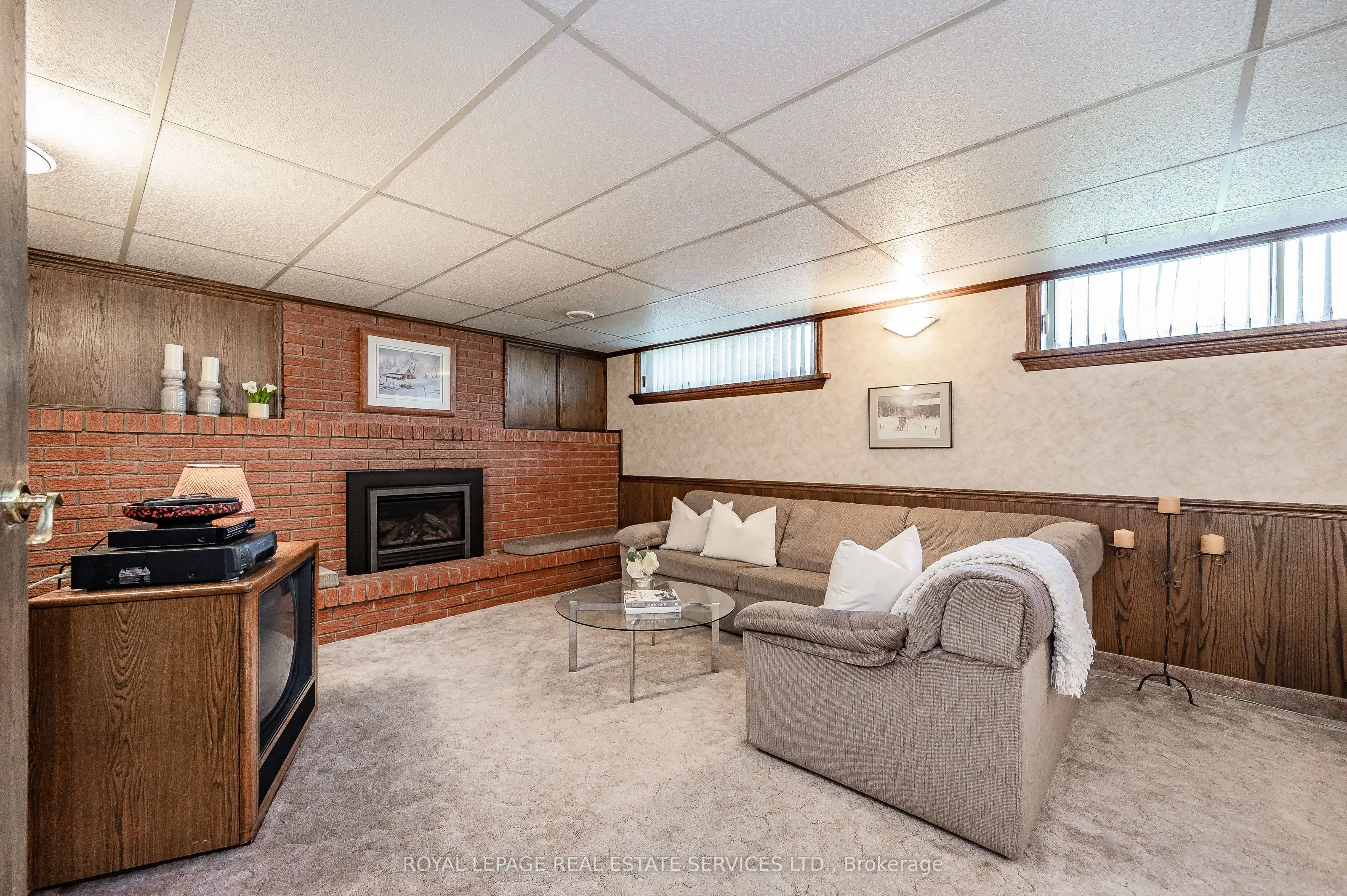2277 Wyandotte Drive