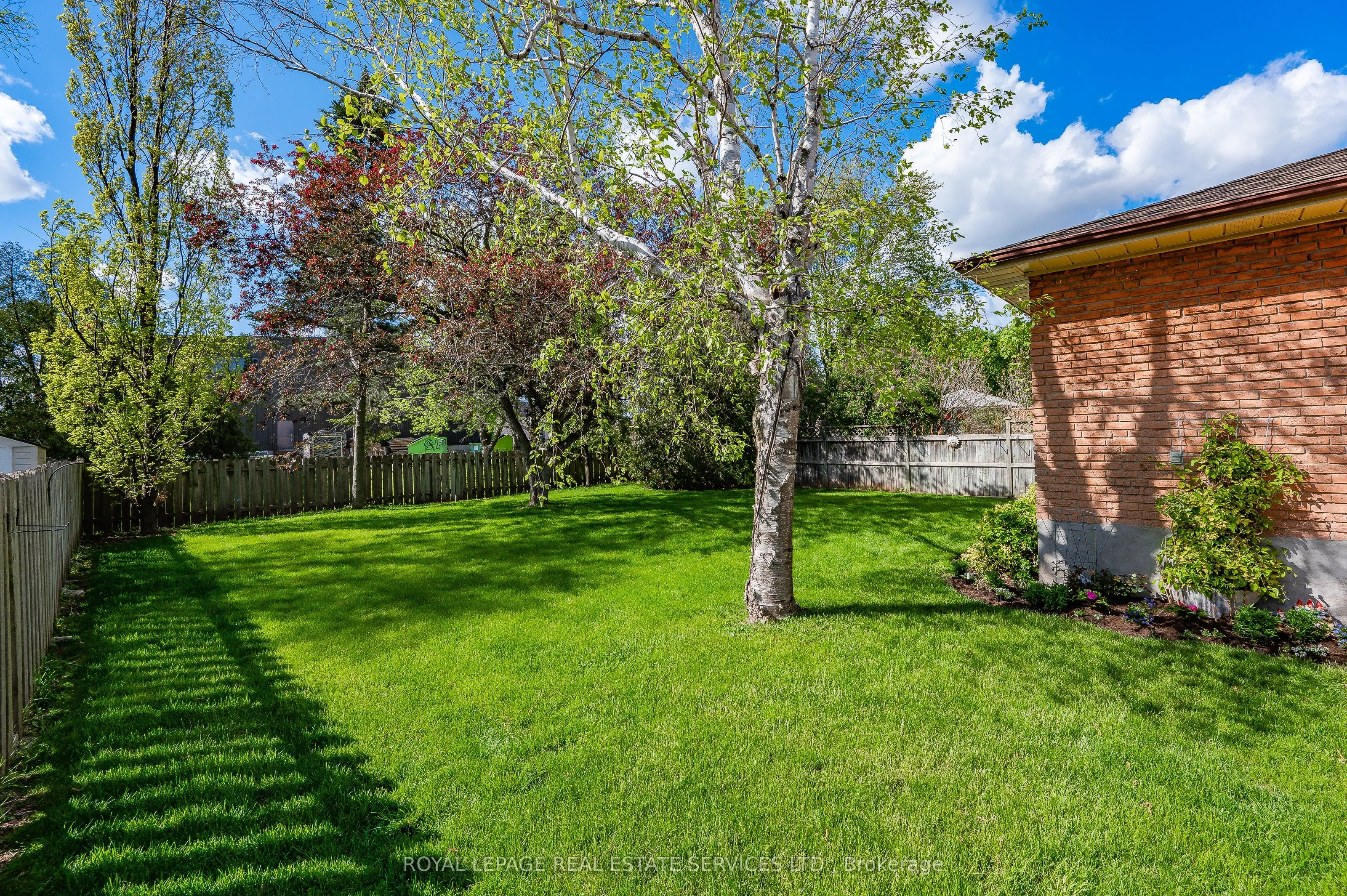 2277 Wyandotte Drive