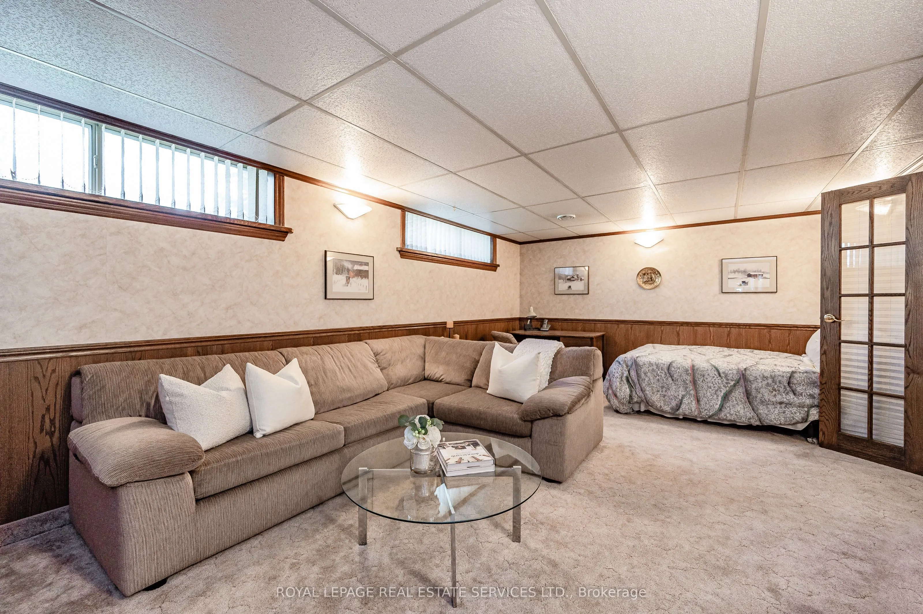2277 Wyandotte Drive