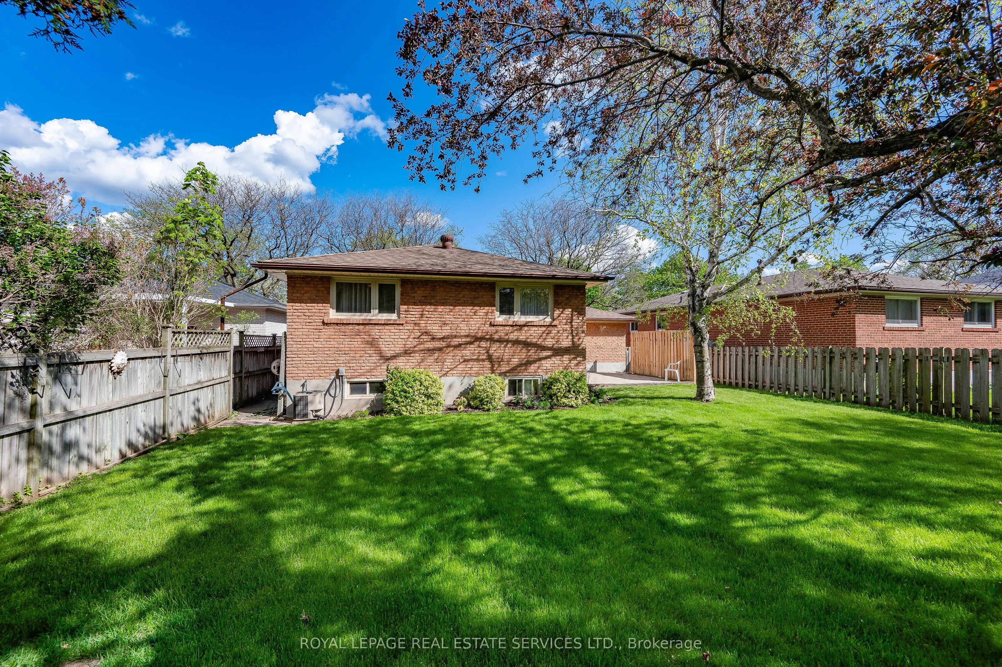 2277 Wyandotte Drive