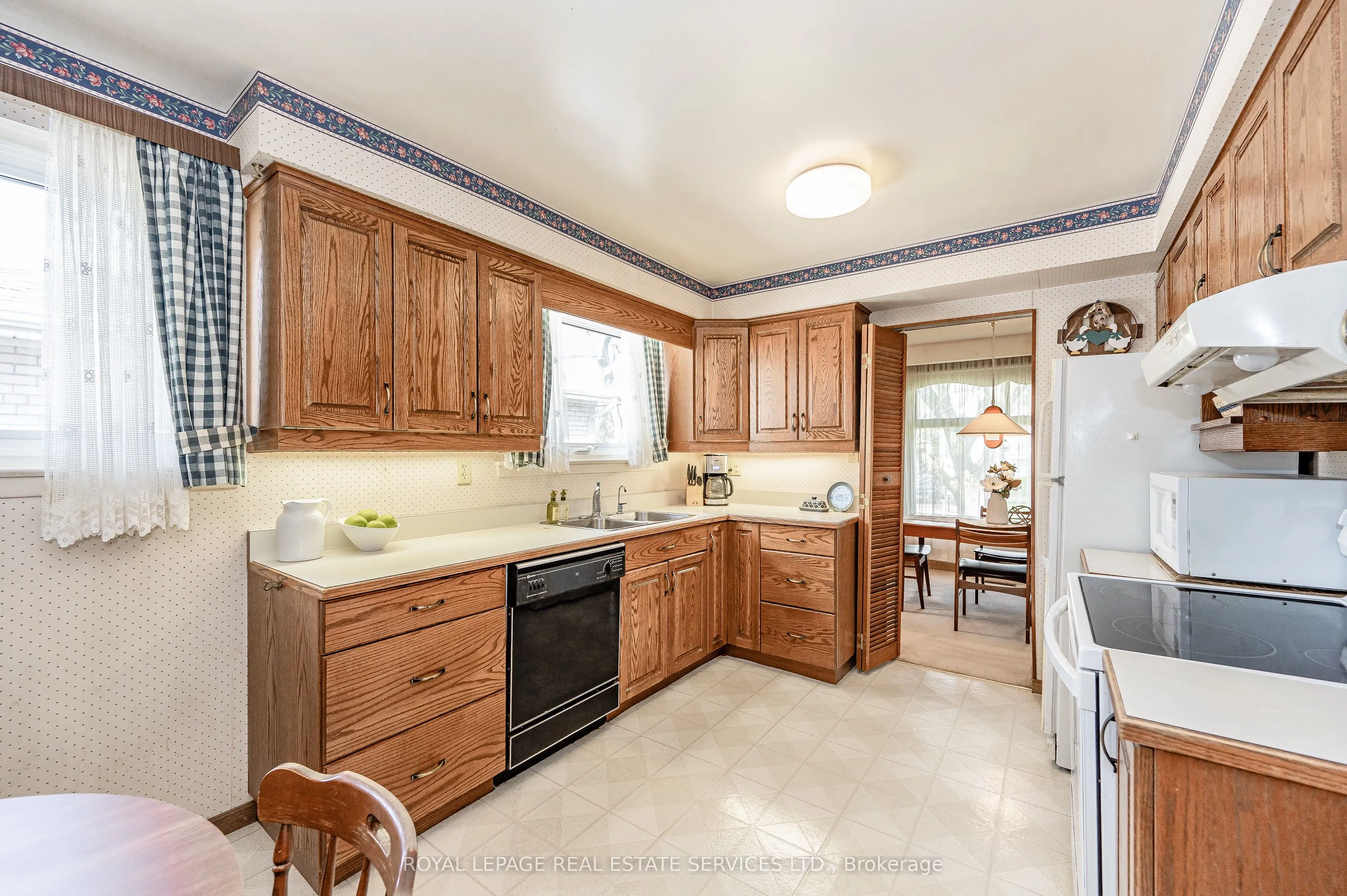 2277 Wyandotte Drive