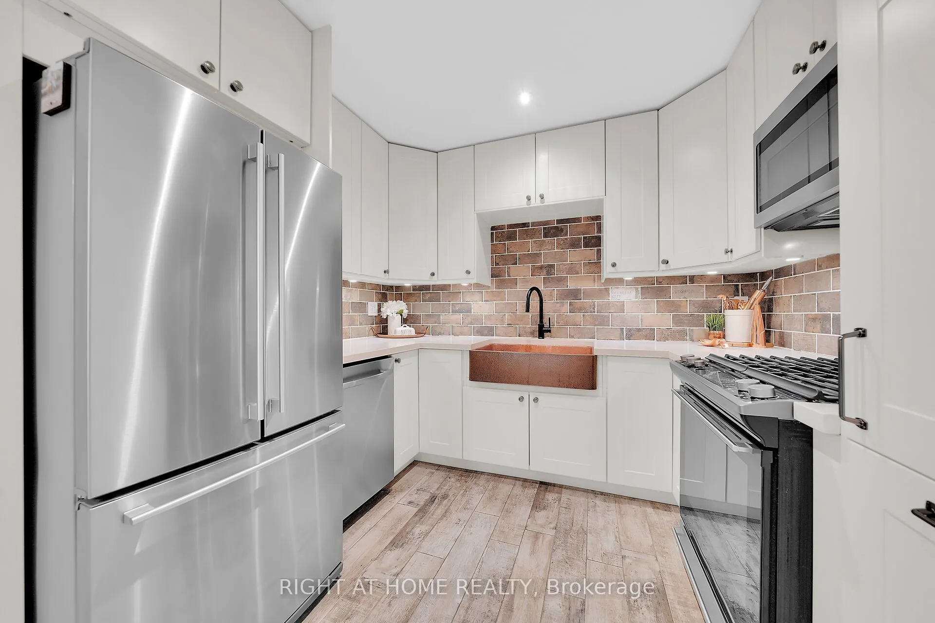 2301 Cavendish Drive, #129