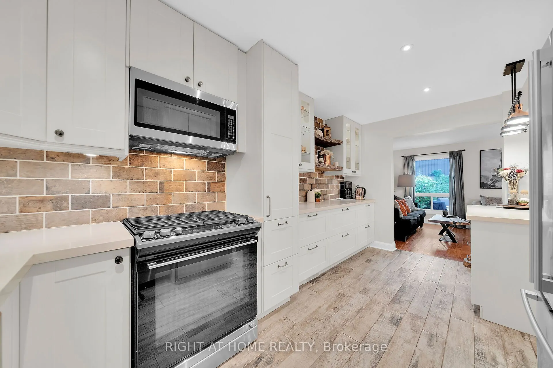 2301 Cavendish Drive, #129