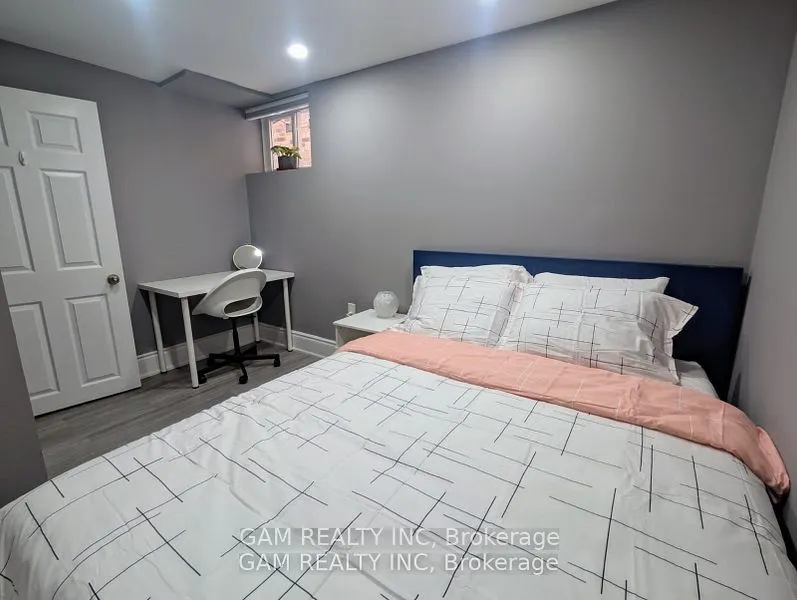 58 Ebby Avenue, #Lower level