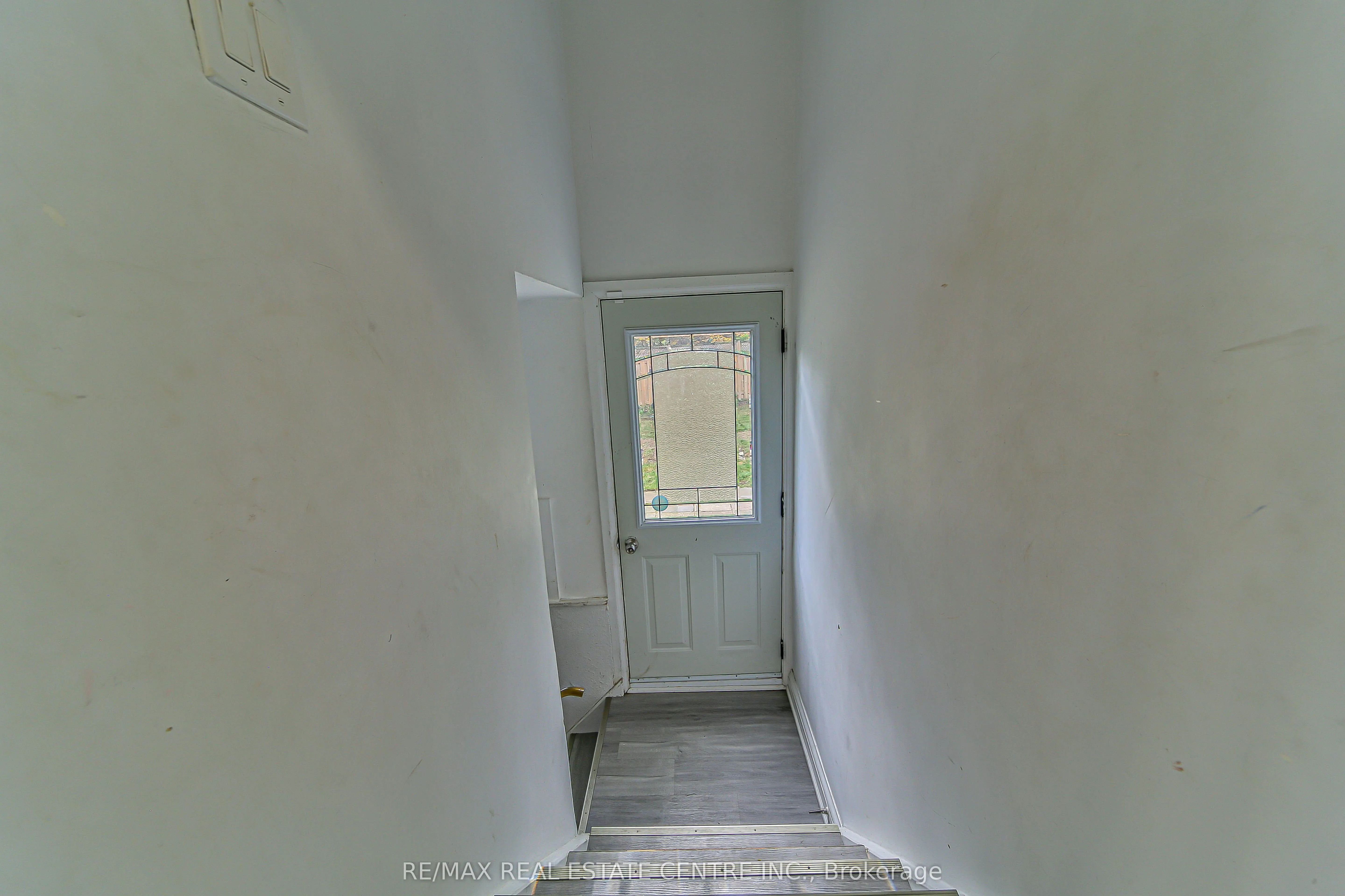 1292 Crossfield Bend