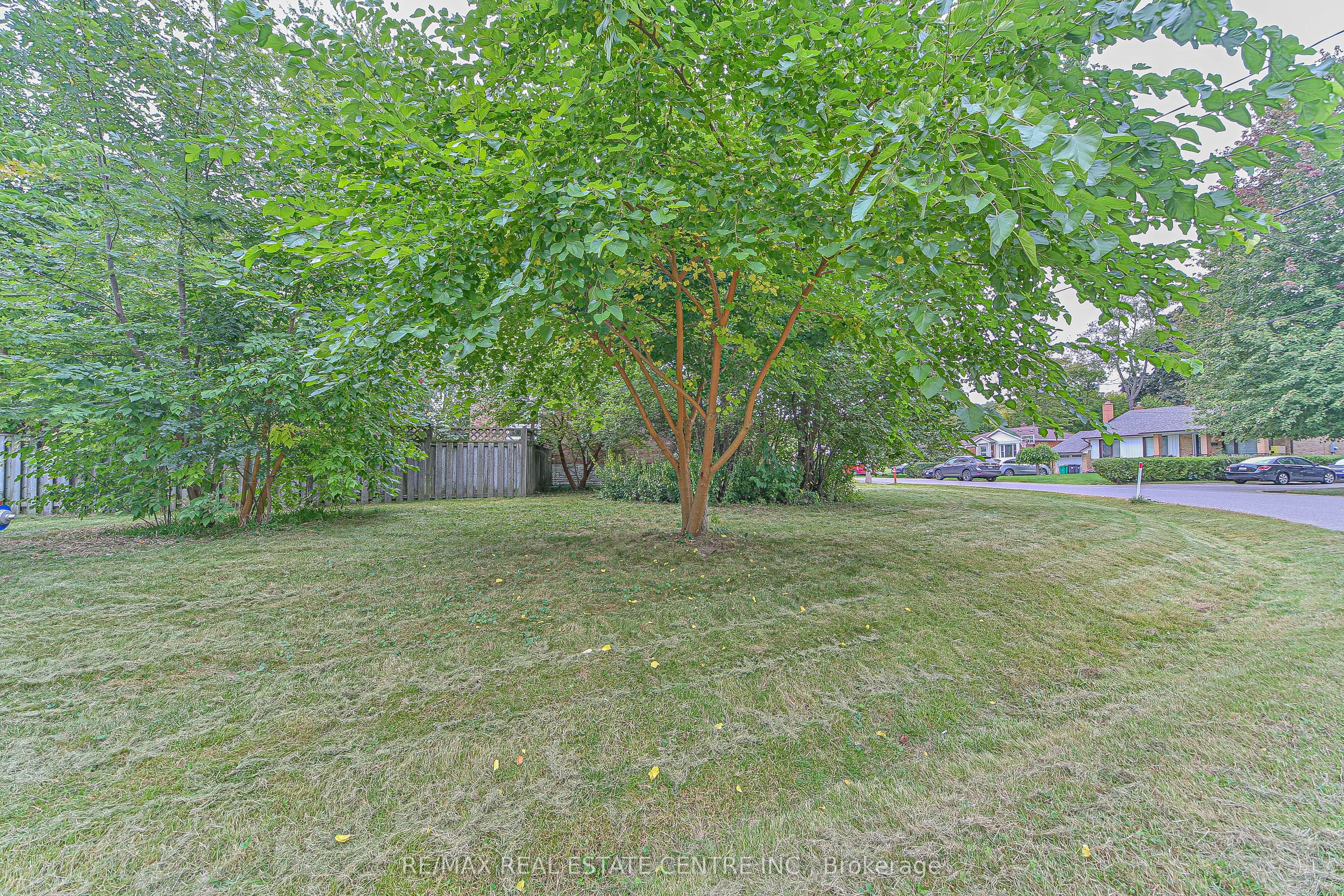 1292 Crossfield Bend