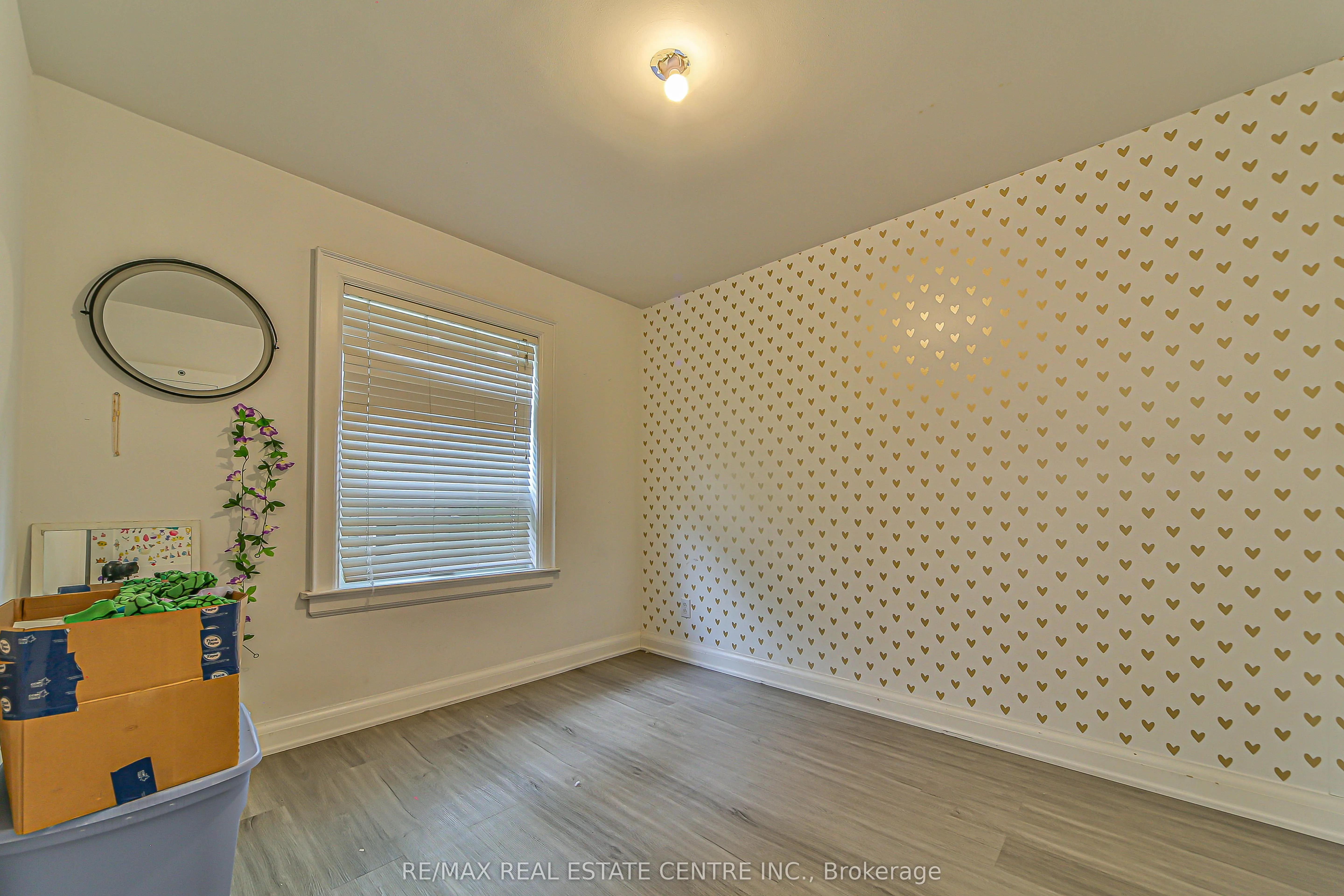 1292 Crossfield Bend