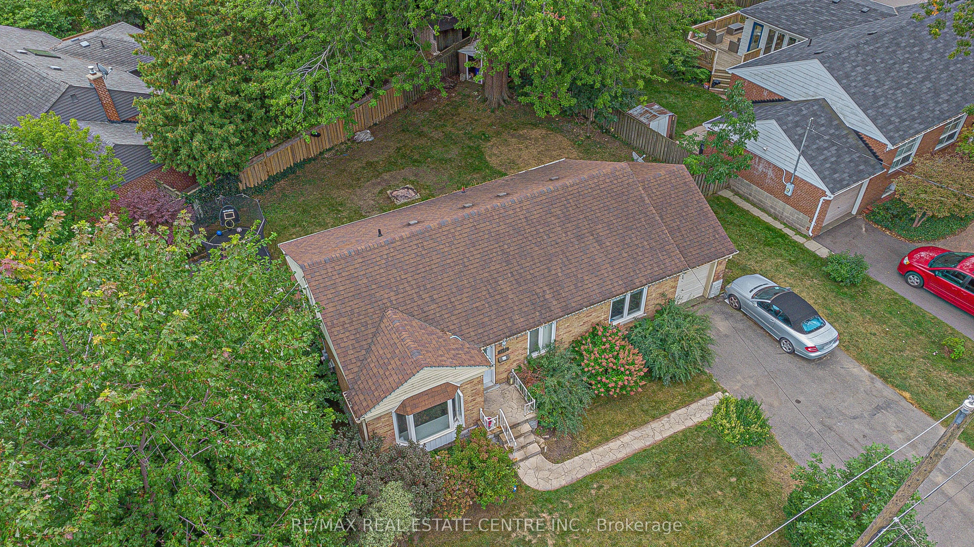1292 Crossfield Bend