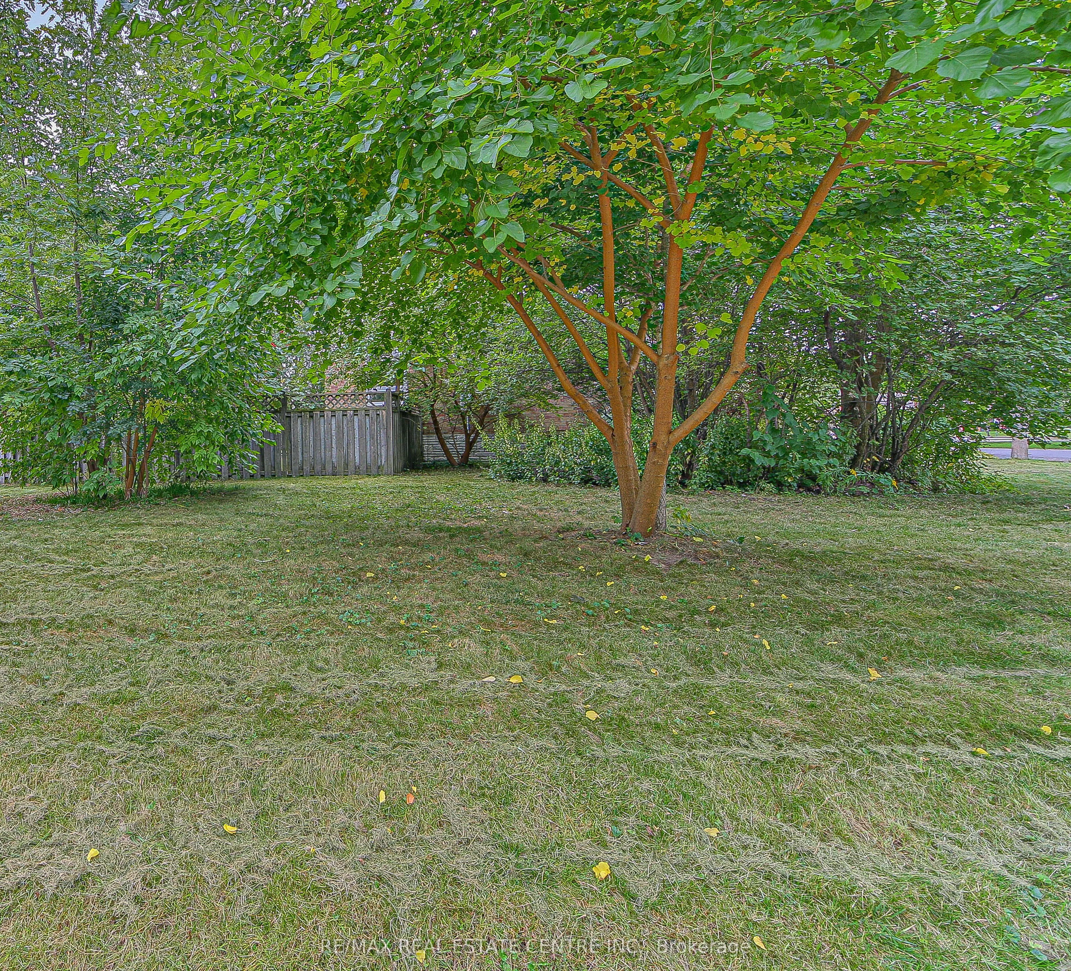 1292 Crossfield Bend