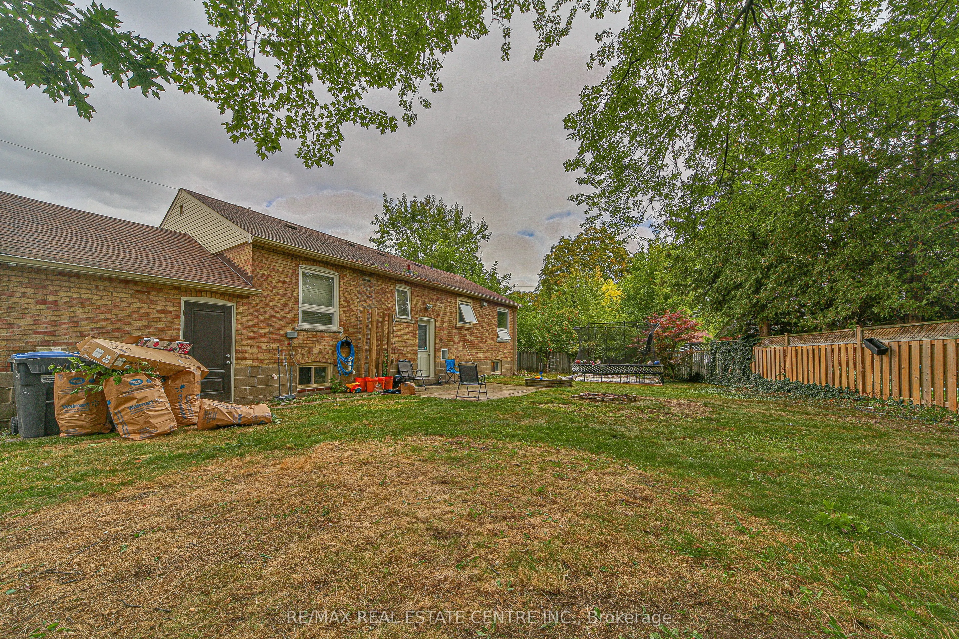 1292 Crossfield Bend
