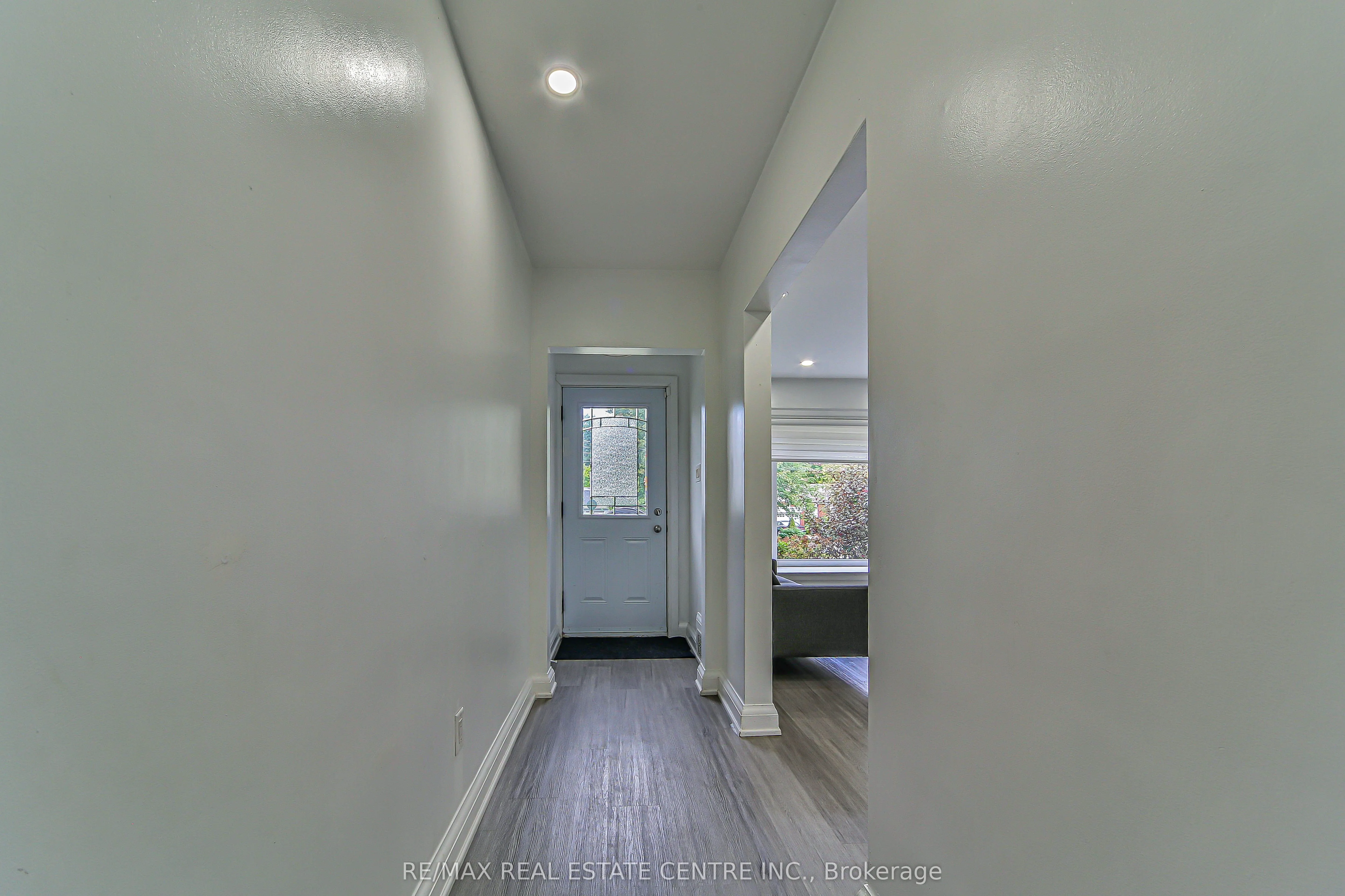 1292 Crossfield Bend