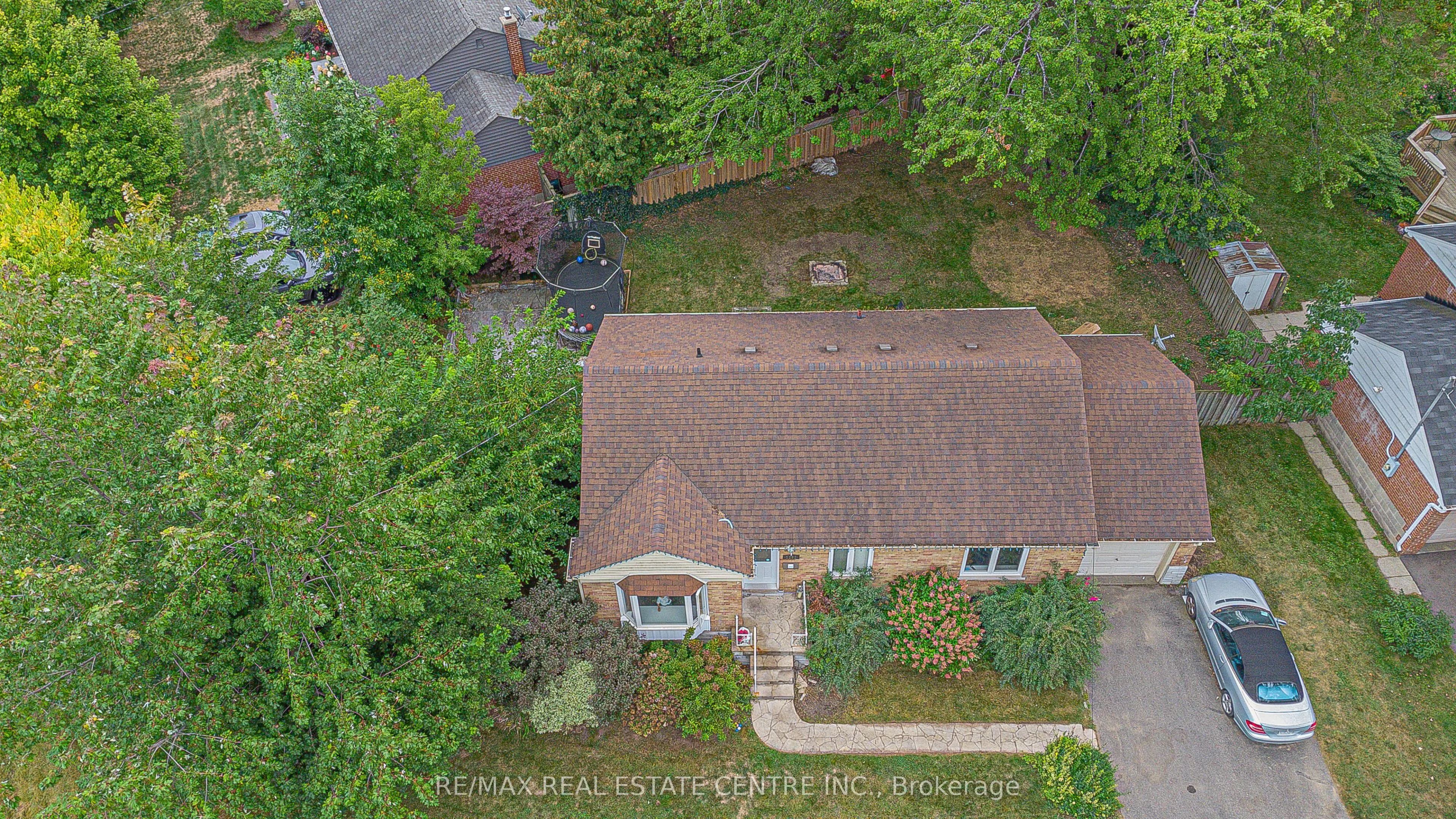 1292 Crossfield Bend