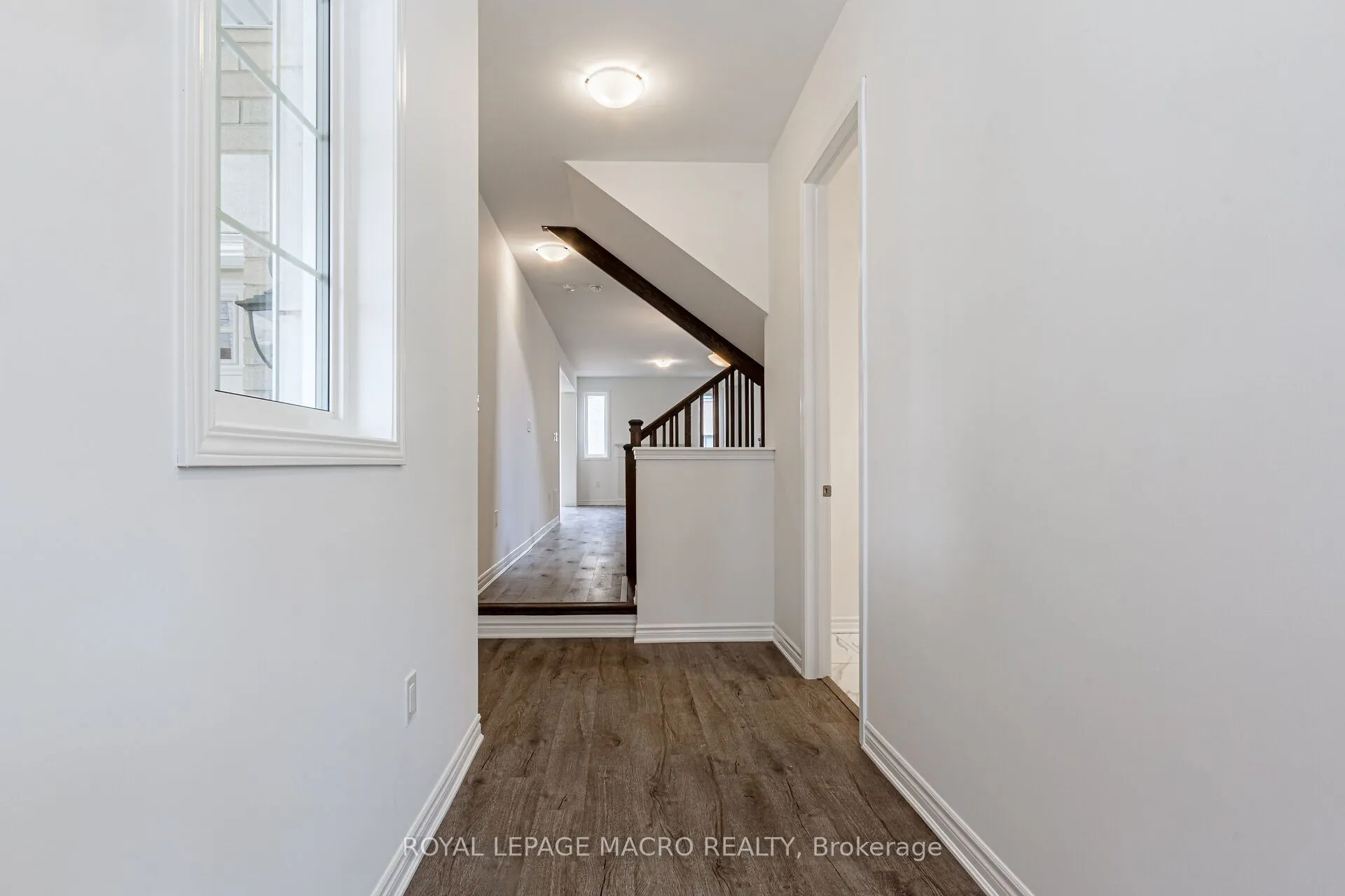 1832 Thames Circle
