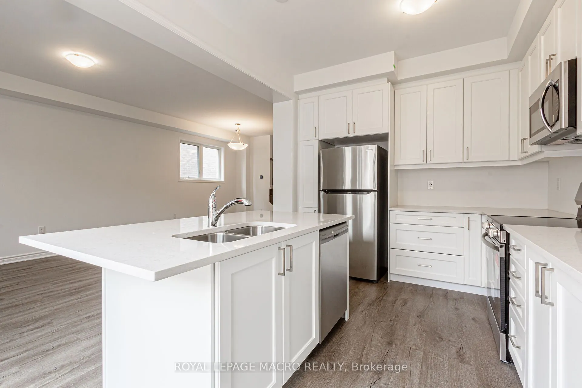 1832 Thames Circle