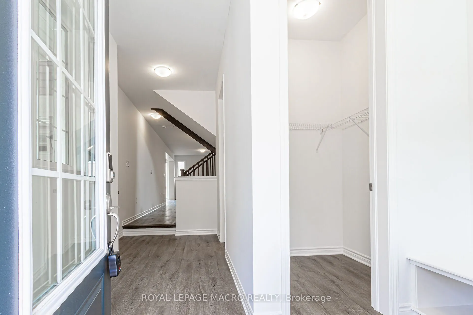 1832 Thames Circle