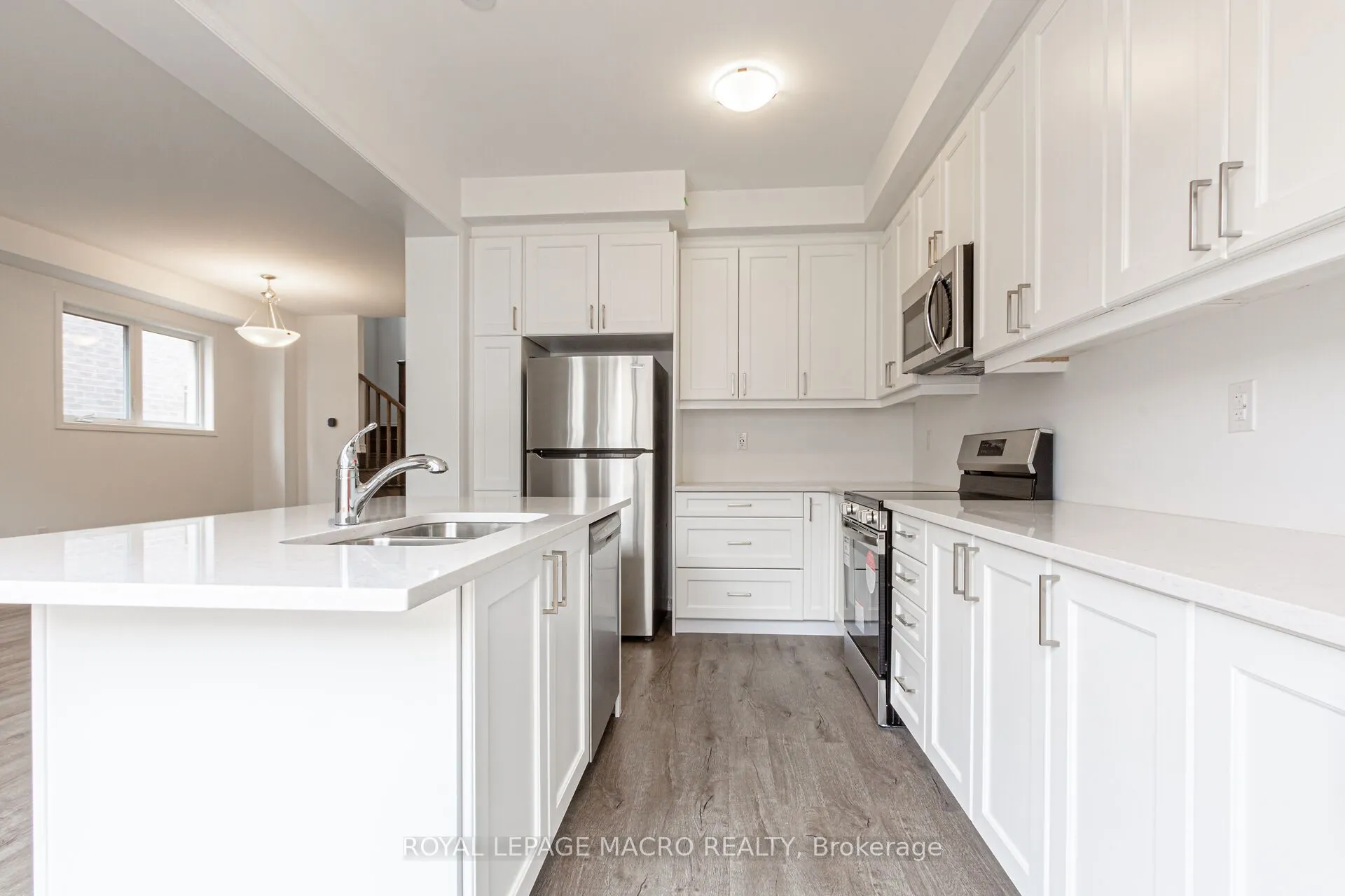 1832 Thames Circle