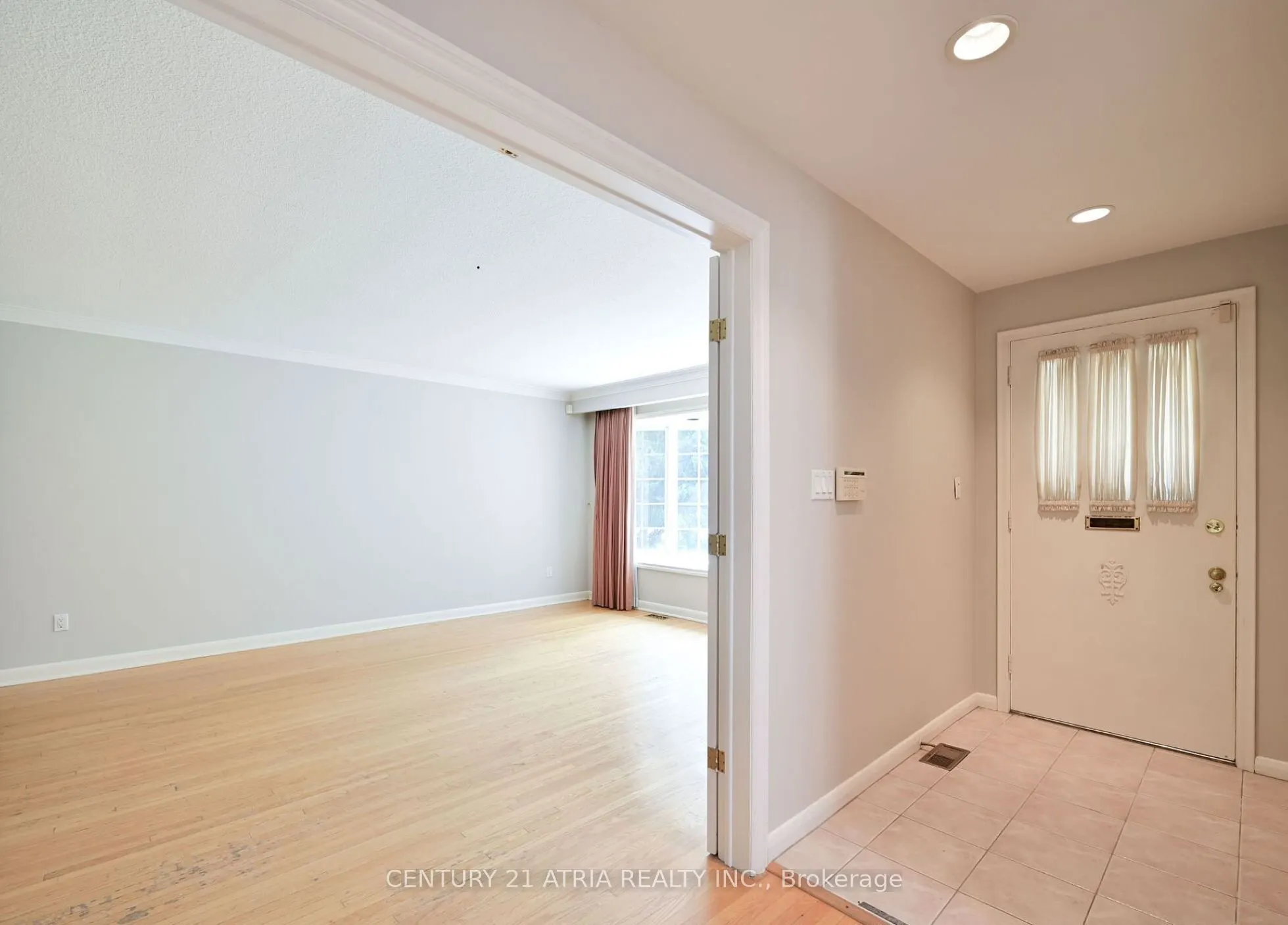 1441 Clarkson Road N, #Upper Level