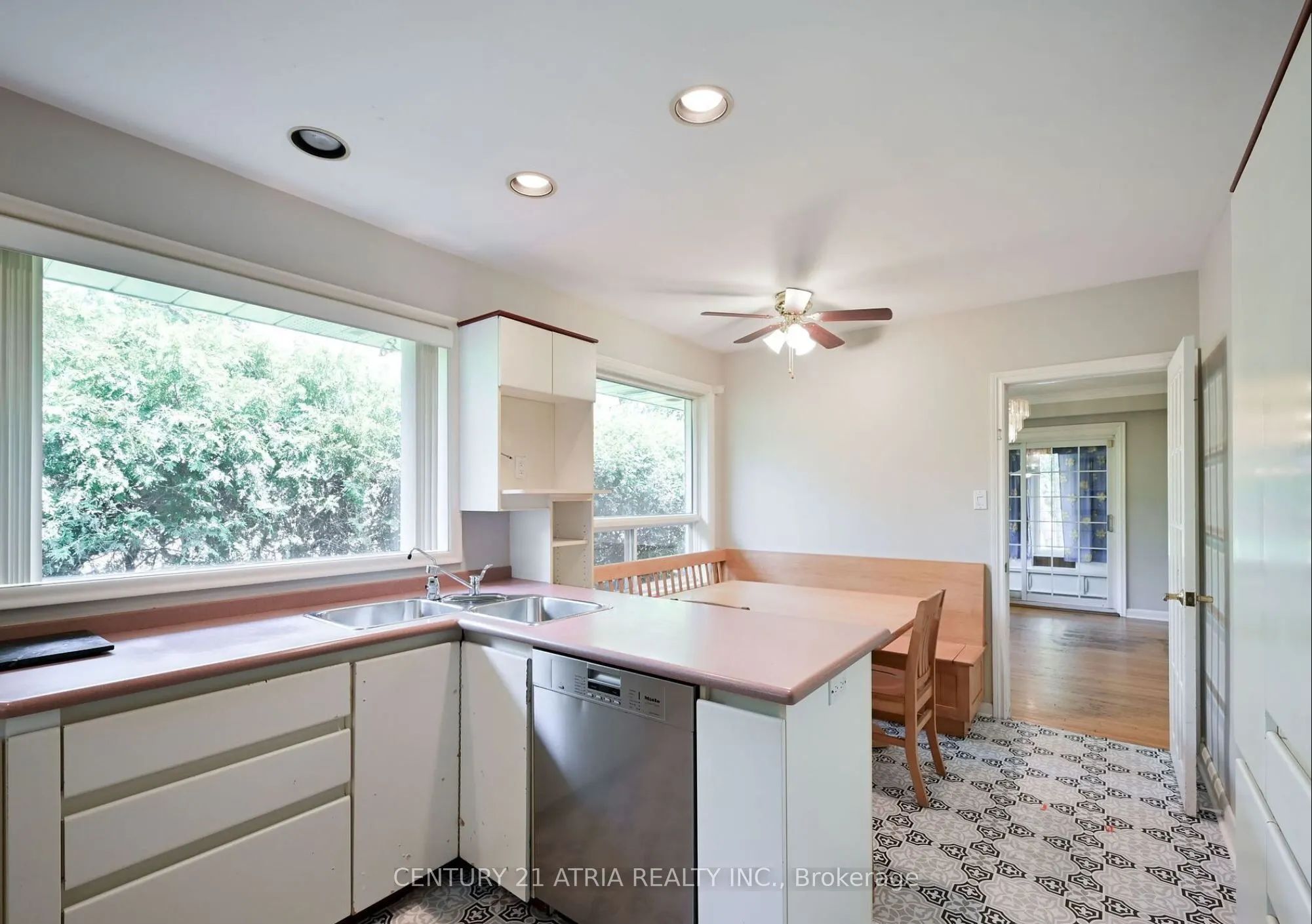 1441 Clarkson Road N, #Upper Level