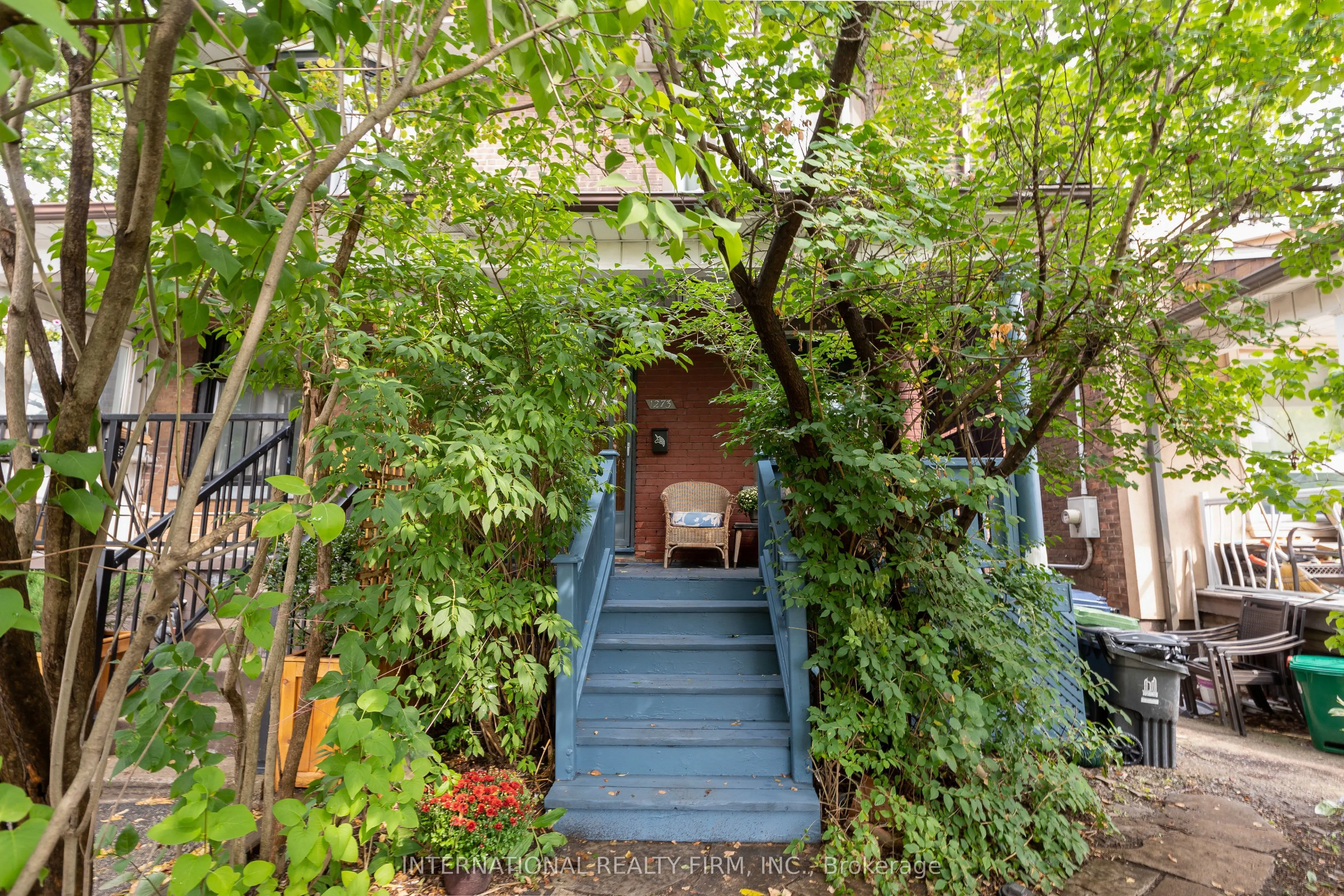 1273 Lansdowne Avenue