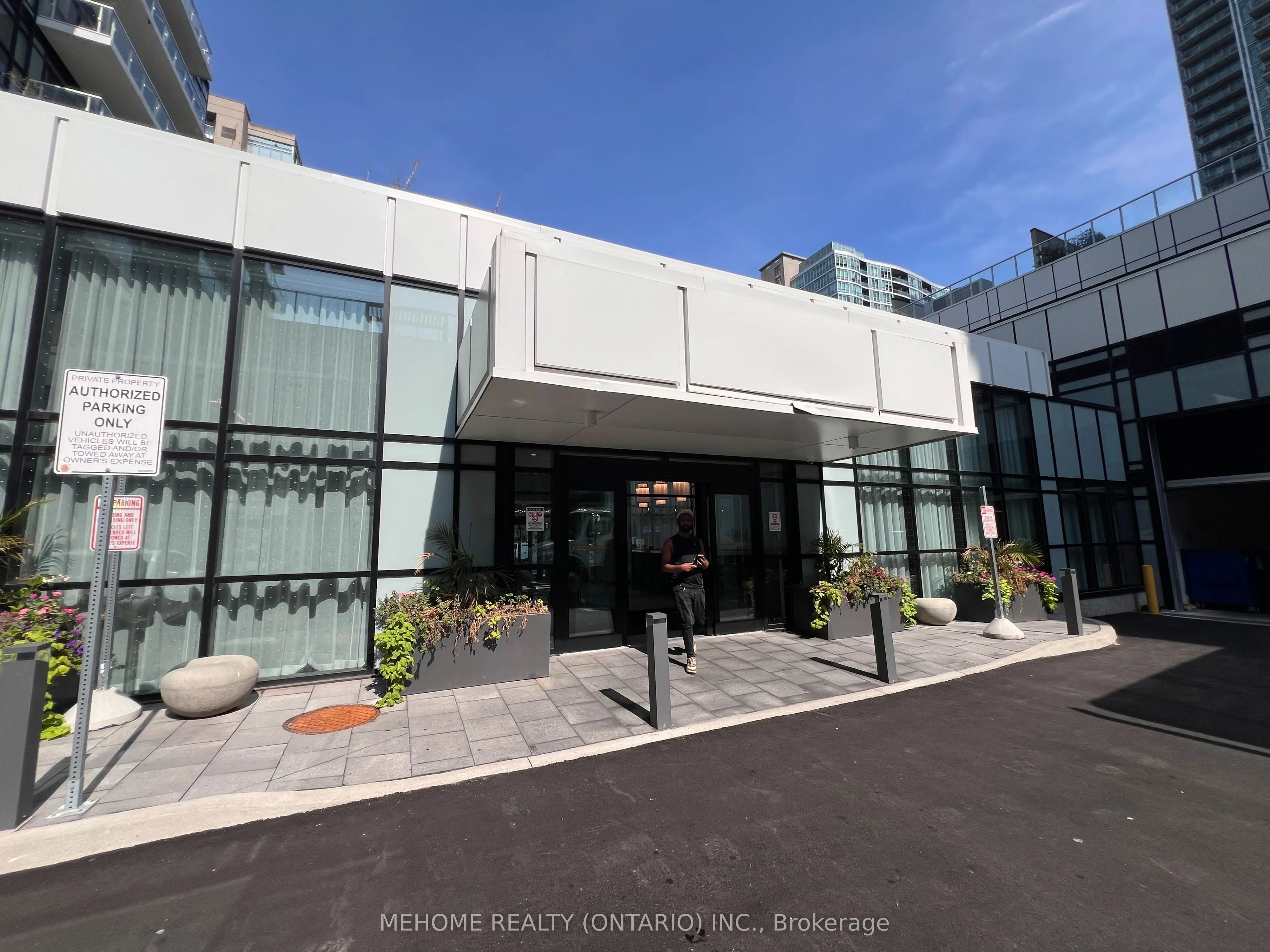 251 Manitoba Street, #2410
